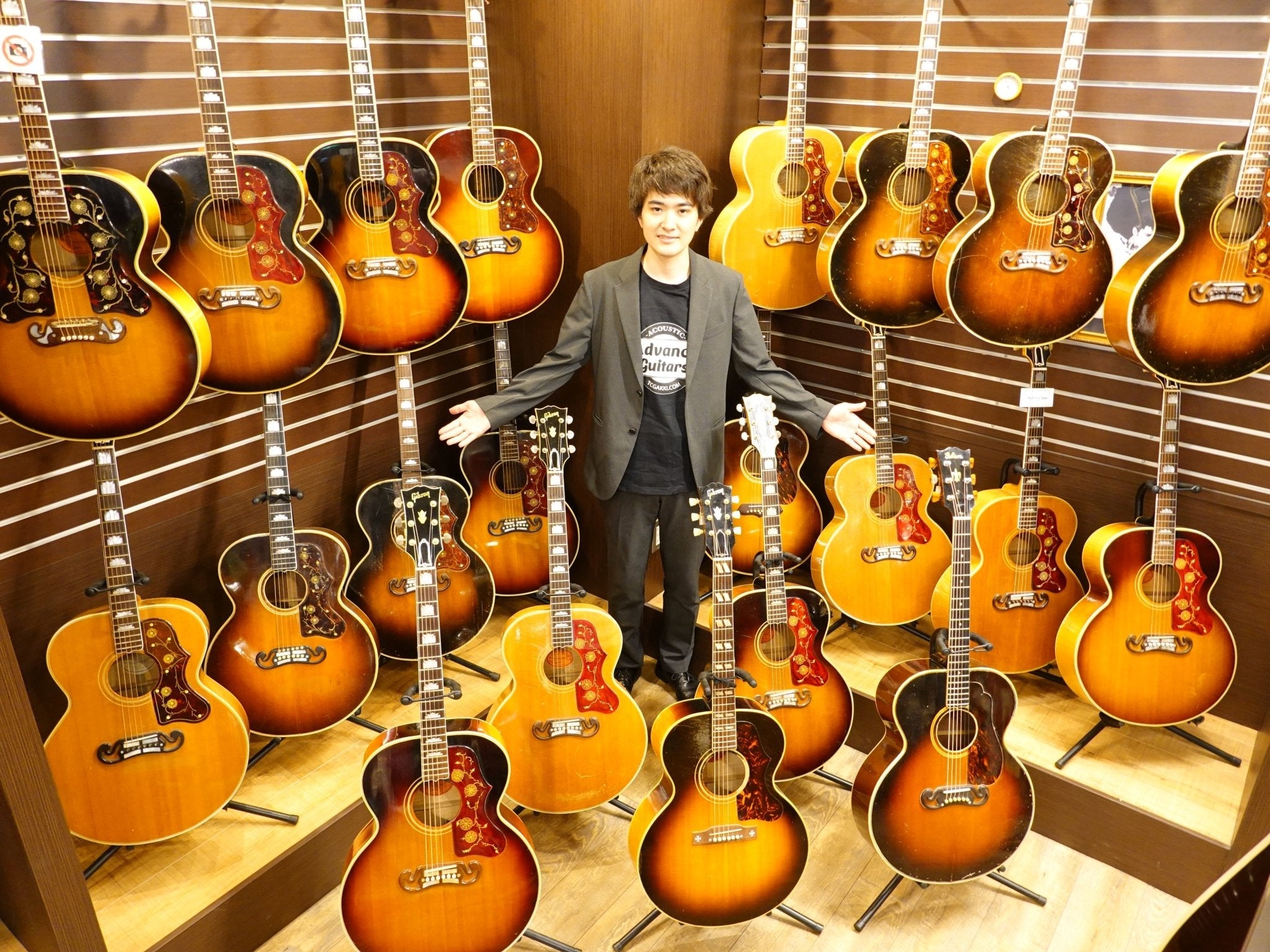 世界最大級!Gibson SJ-200/J-200 大集結!!かつてない本数です... - TC楽器 - TCGAKKI