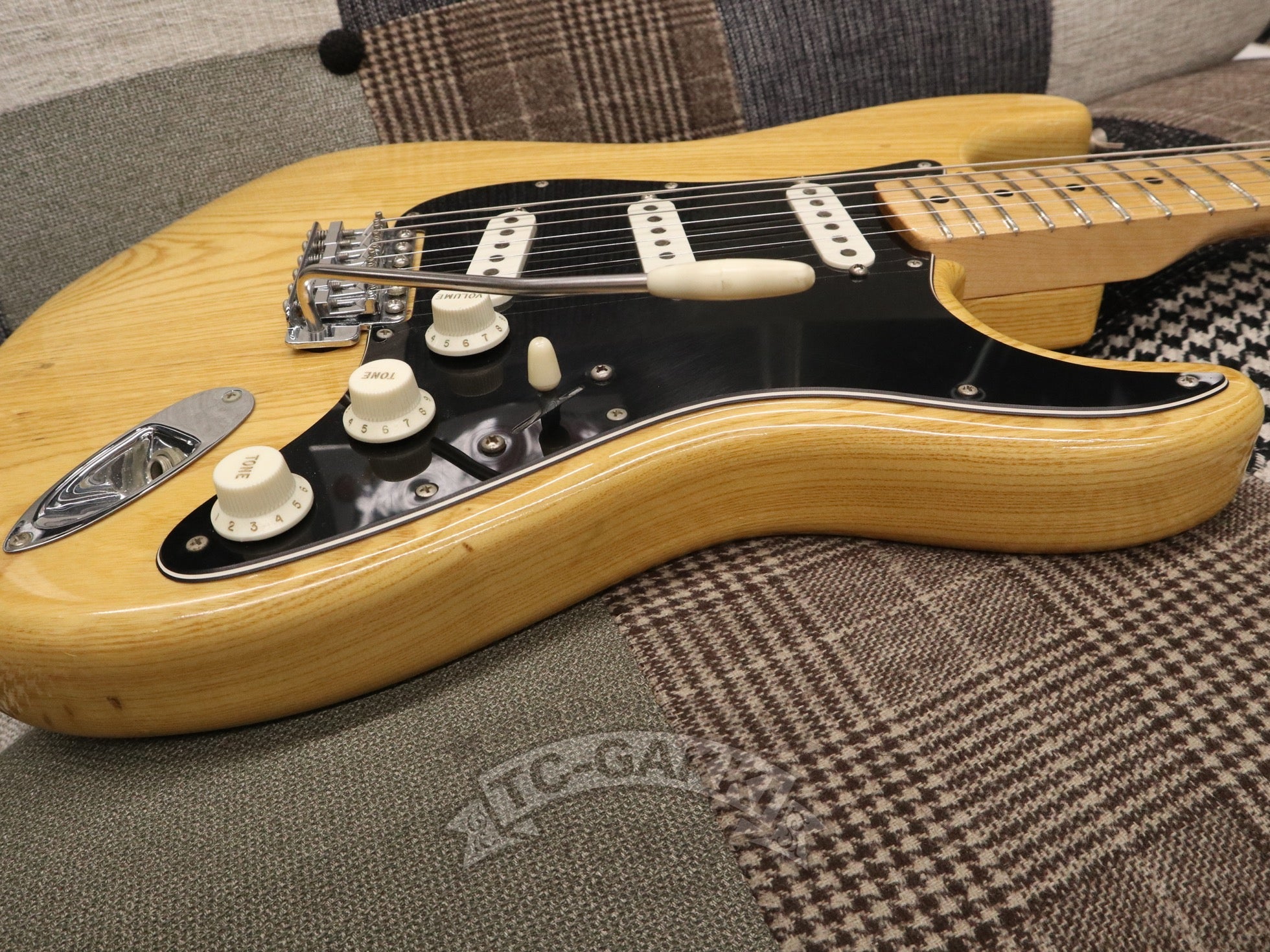 1976 STRATOCASTER Ash / Maple - TC楽器 - TCGAKKI