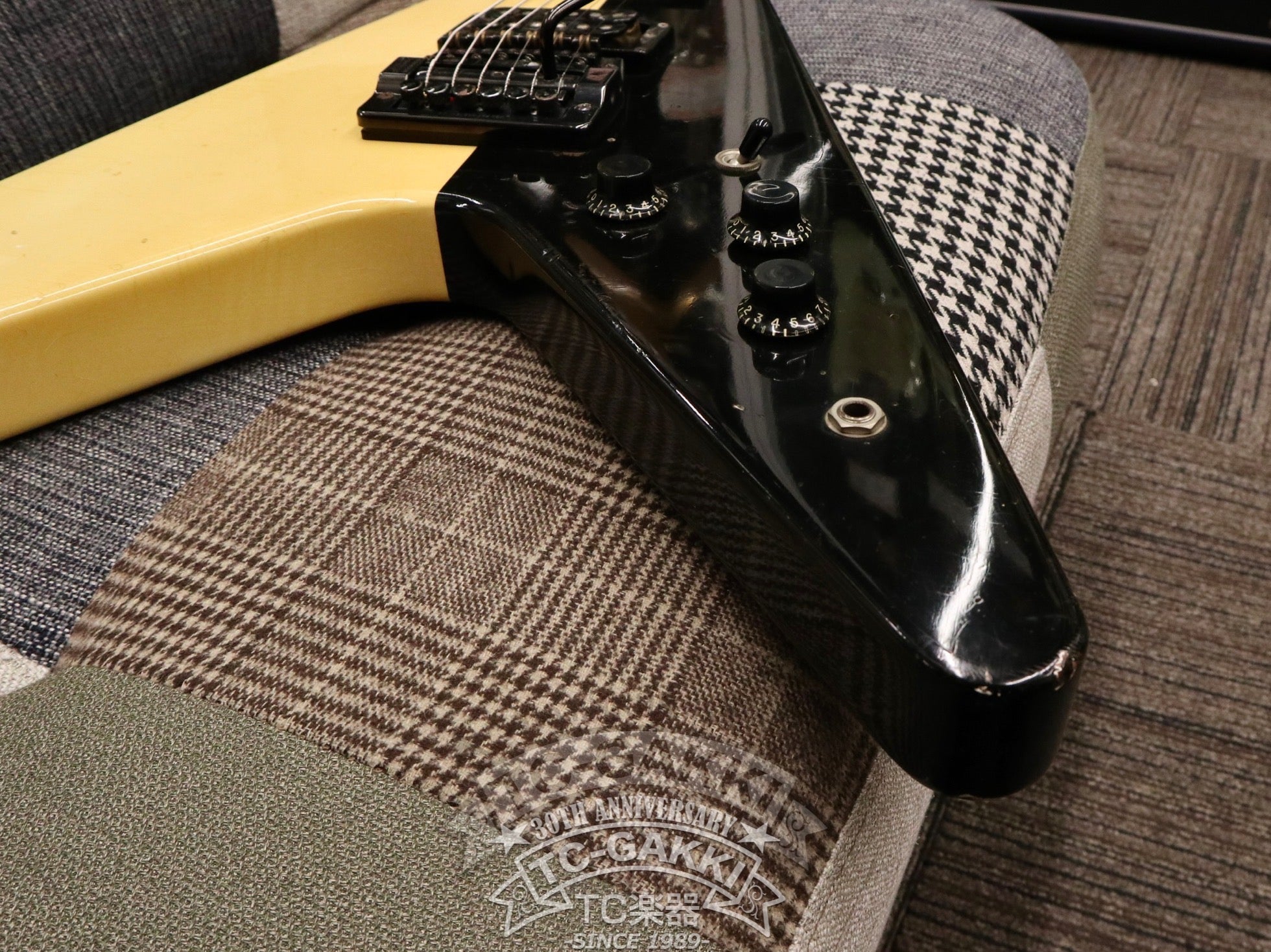 1985 Custom Shop Edition Rudolf Schenker Flyng V - TC楽器 - TCGAKKI