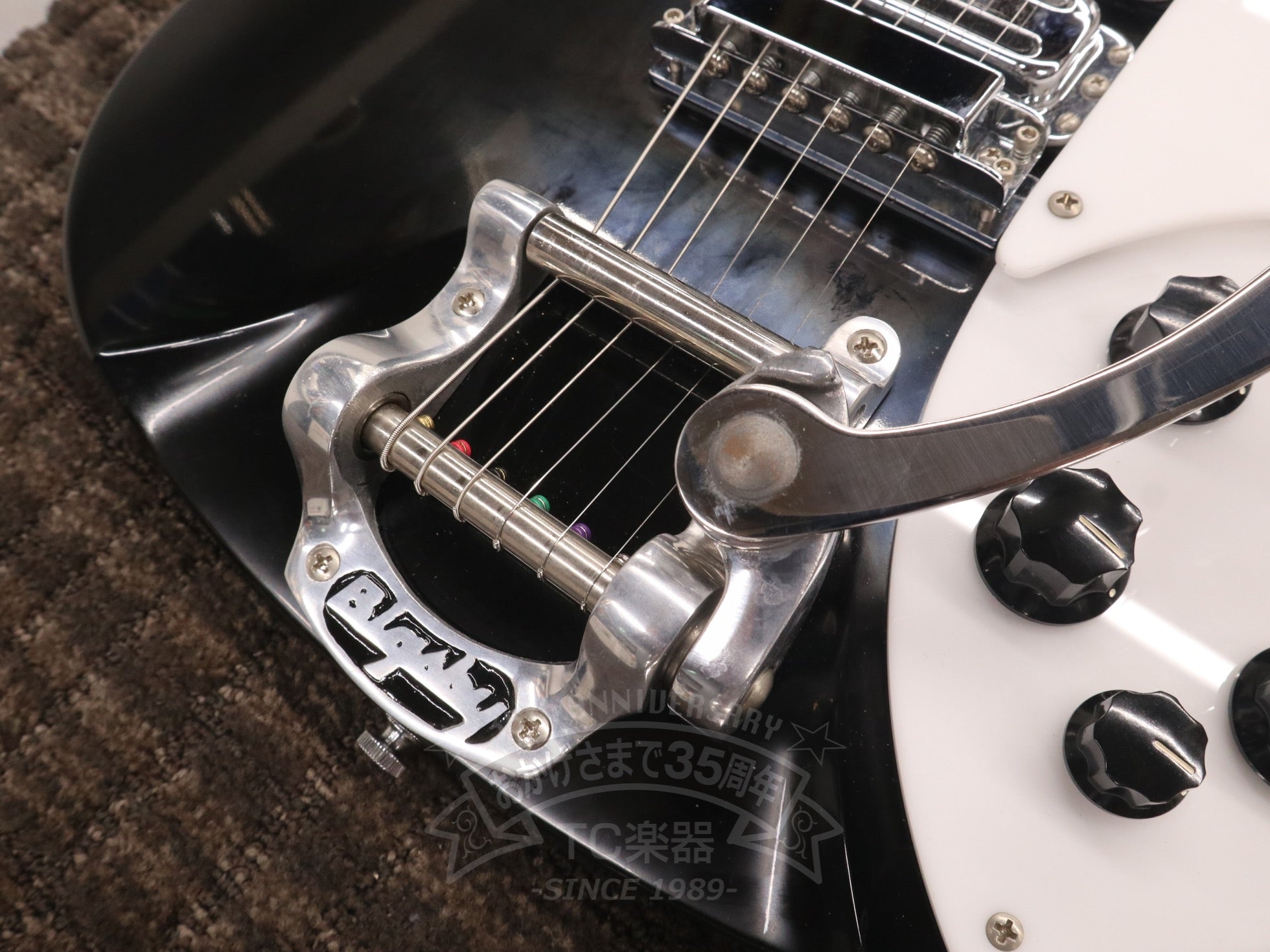 2001 325V63 with Bigsby Jet Glo - TC楽器 - TCGAKKI