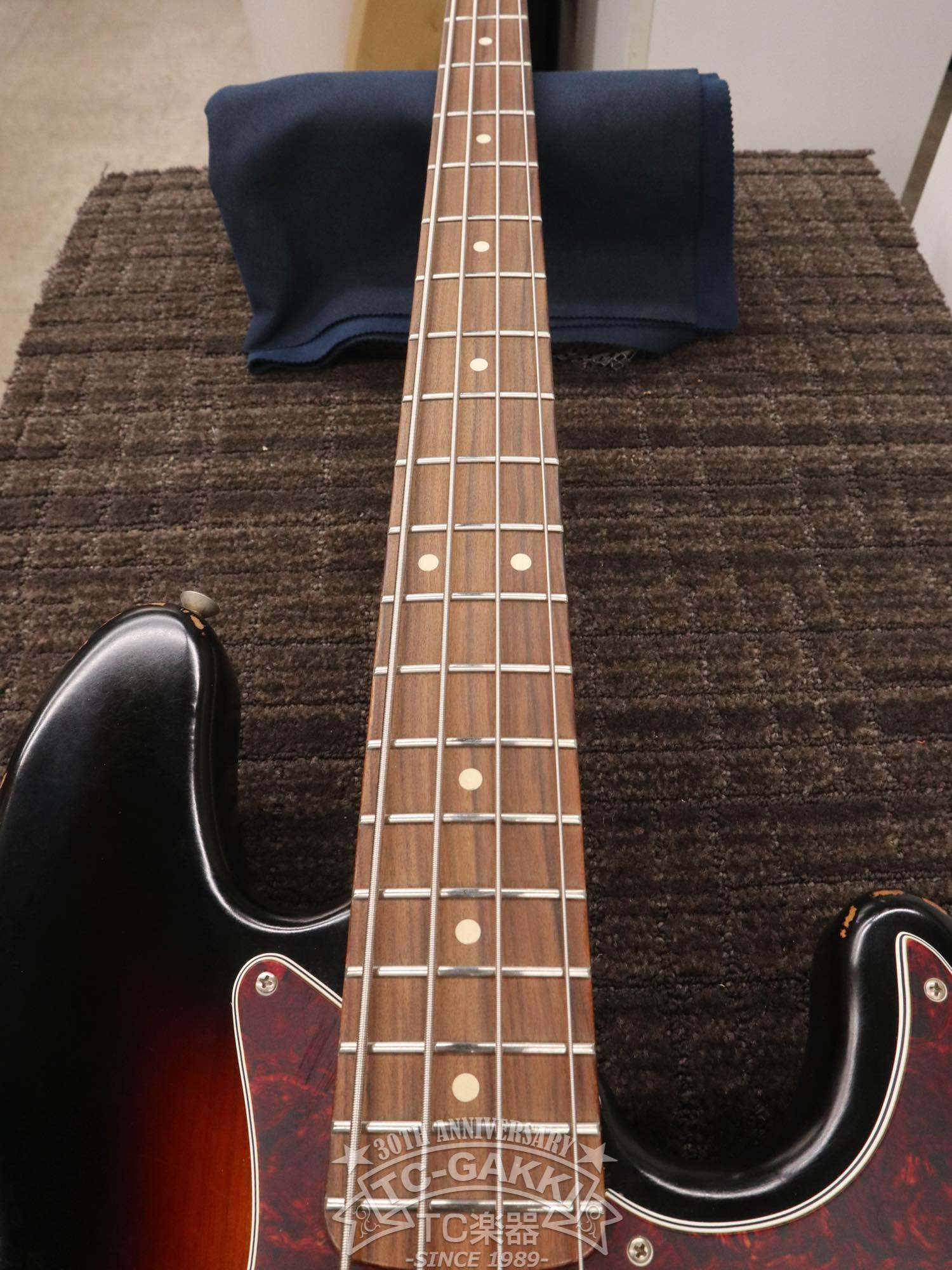 60th Anniversary Road Worn Jazz Bass - TC楽器 - TCGAKKI