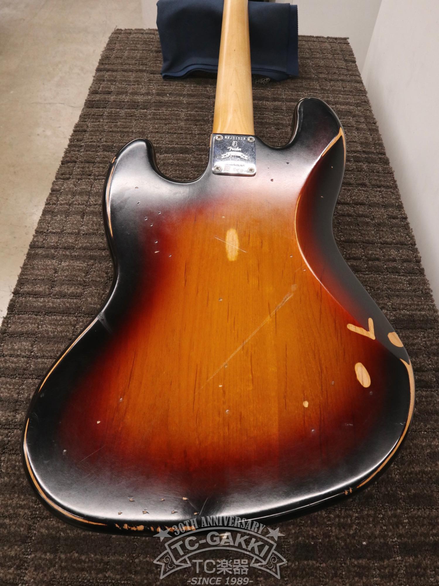 60th Anniversary Road Worn Jazz Bass - TC楽器 - TCGAKKI