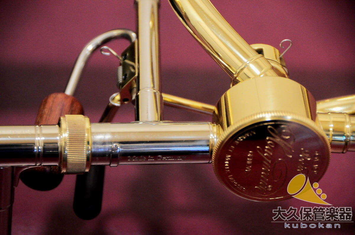 Antoine Courtois: Antoine Curtois (FRA) AC420MBH-1 Challenger II Taizen Tener Bus Trombone