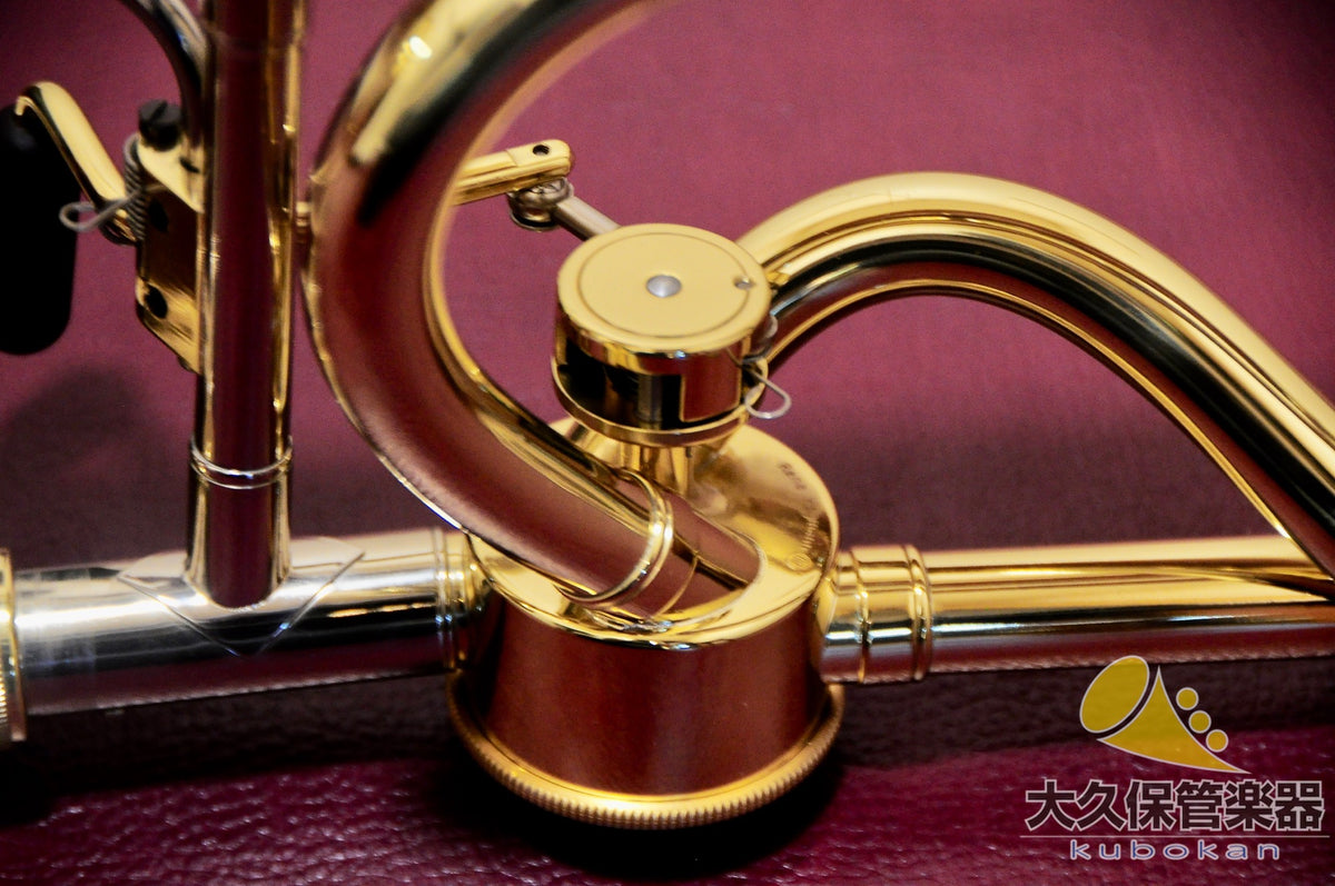 Antoine Courtois: Antoine Curtois (FRA) AC420MBH-1 Challenger II Taizen Tener Bus Trombone