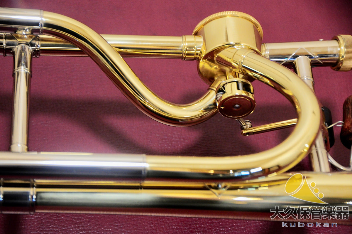 Antoine Courtois: Antoine Curtois (FRA) AC420MBH-1 Challenger II Taizen Tener Bus Trombone