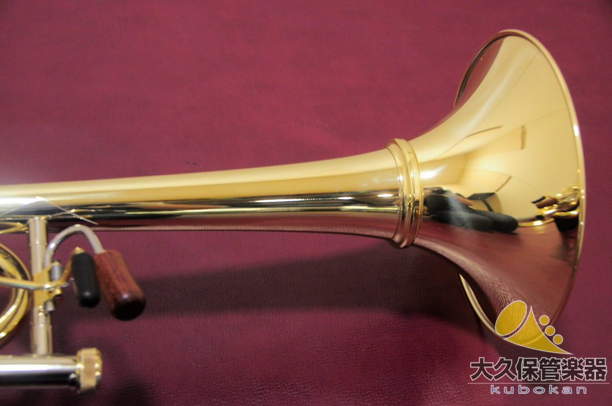 Antoine Courtois: Antoine Curtois (FRA) AC420MBH-1 Challenger II Taizen Tener Bus Trombone