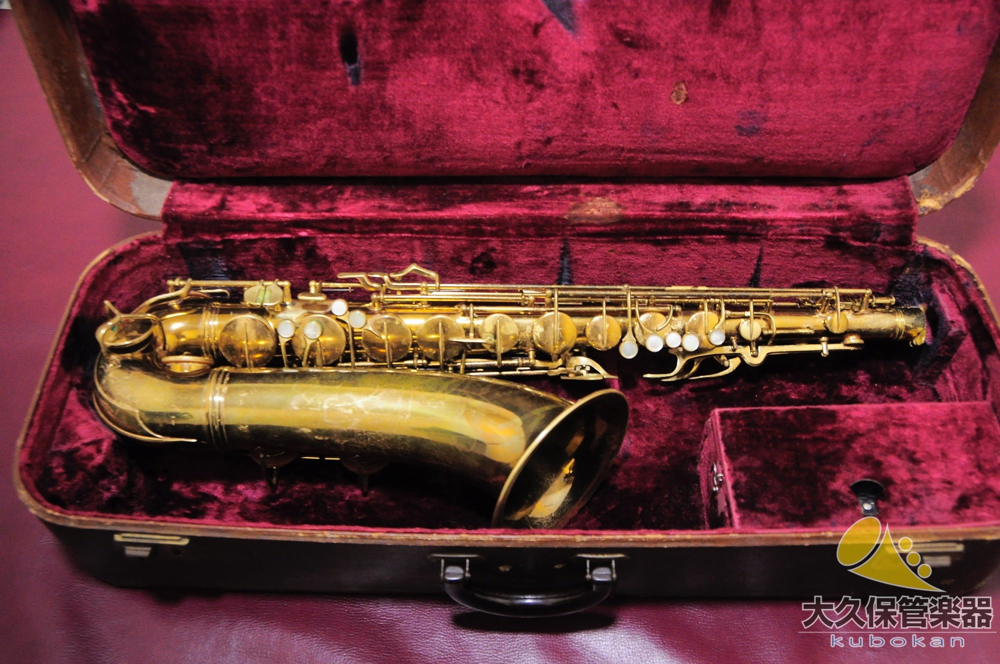 C.G. Corn 10M « Naked Lady » Saxophone ténor
