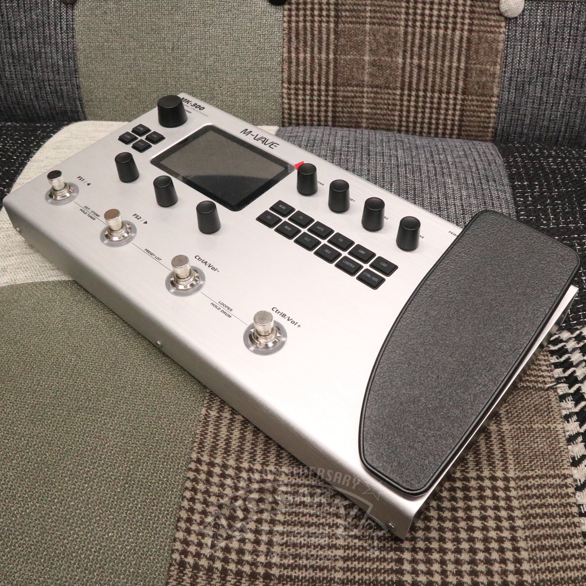 MK-300 GUITAR/BASS AMP MODELLER&EFFECTS PROCESSOR