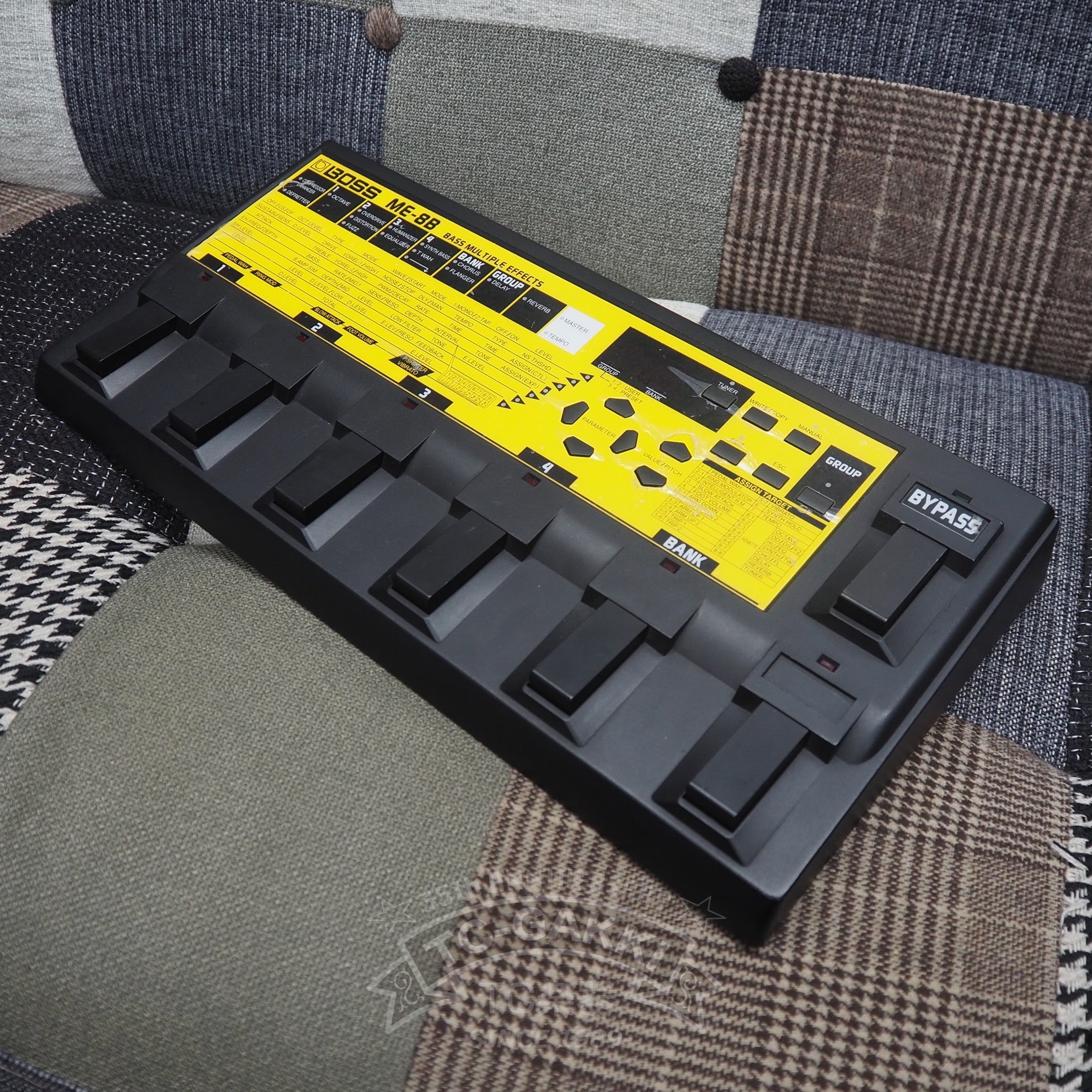 BOSS ME-8B GUITAR MULTIPLE EFFECTS