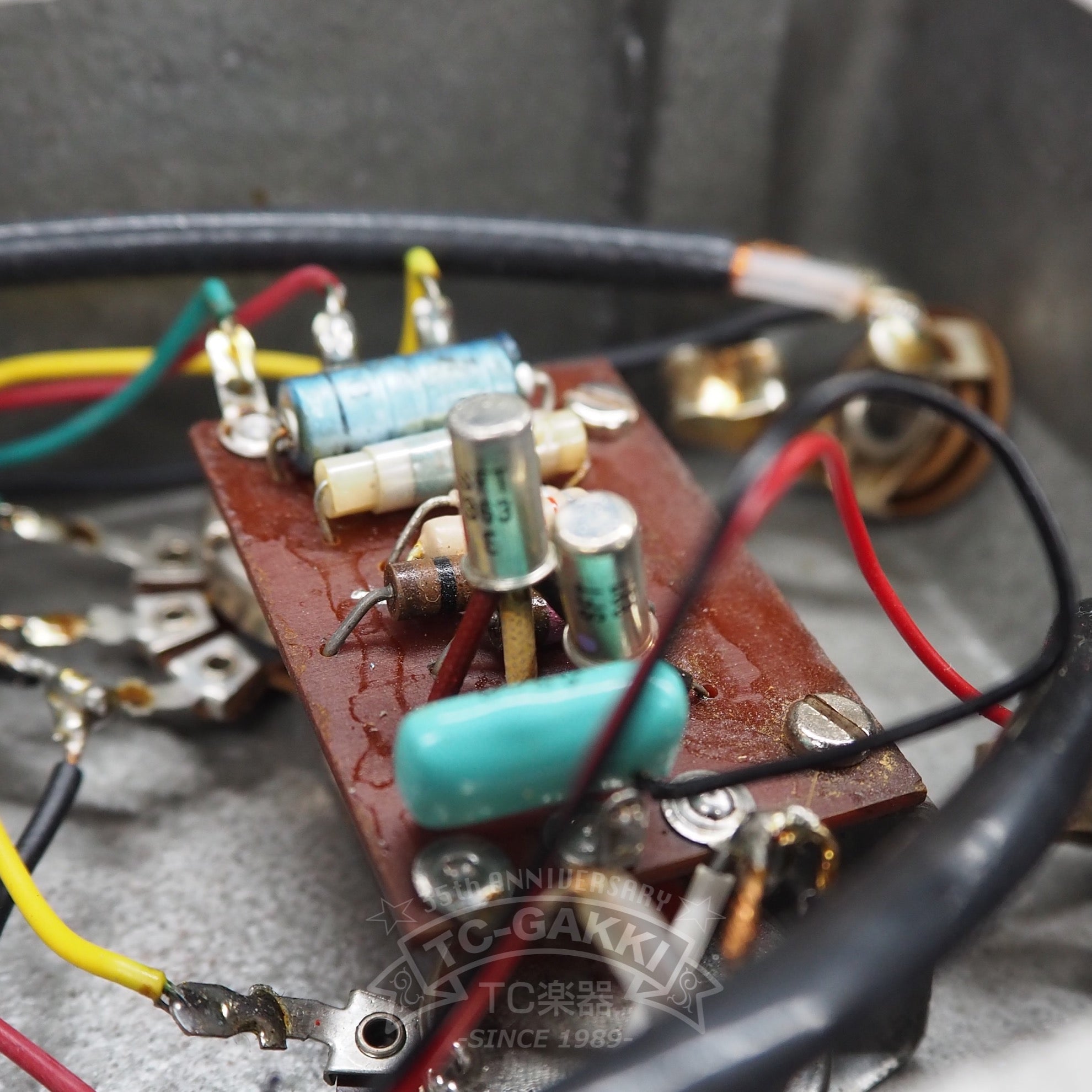 VOX TONE BENDER (V828/GRAY)