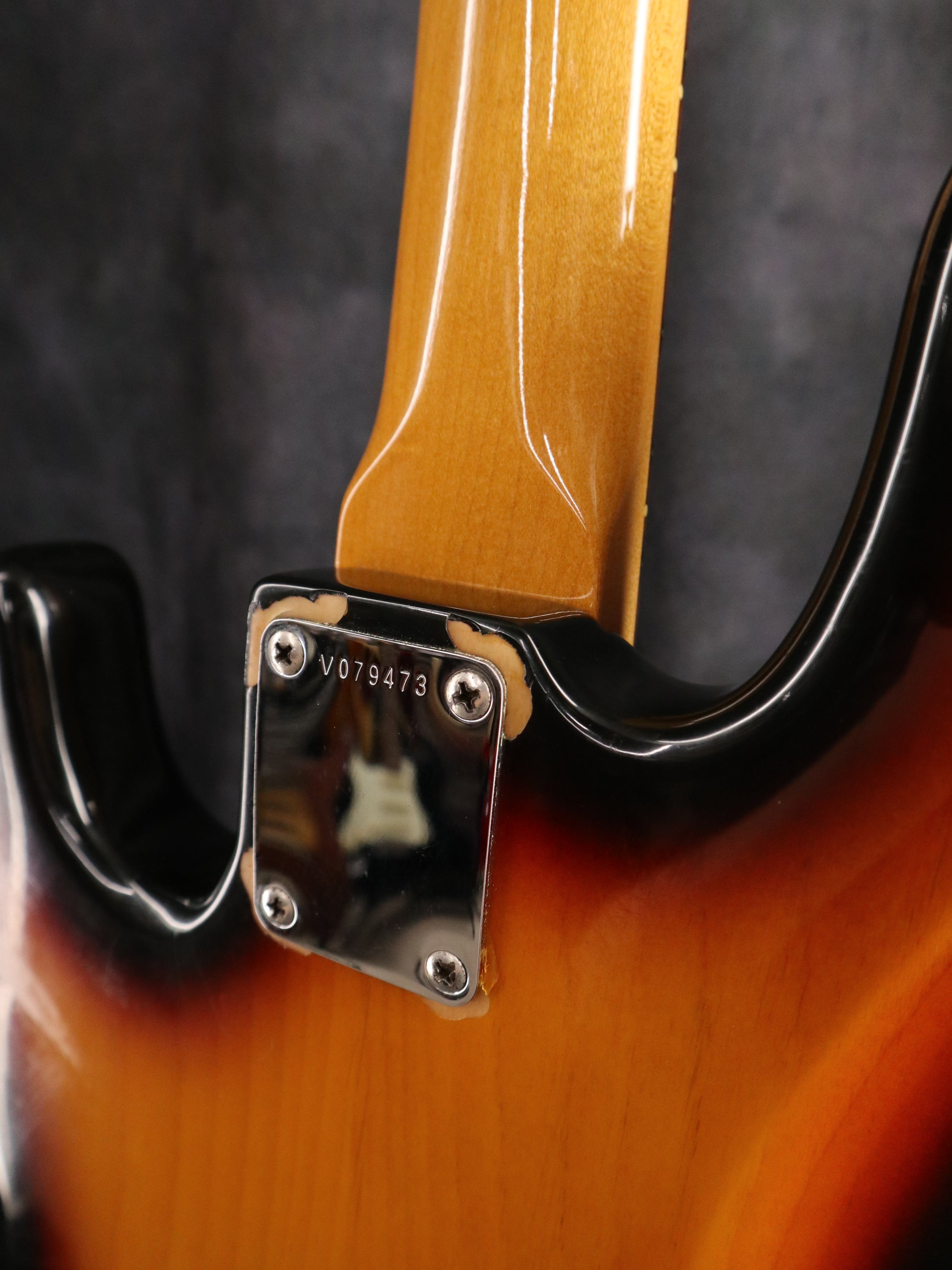 1995 Fender USA American Vintage ‘62 Jazz Bass Stack Knob