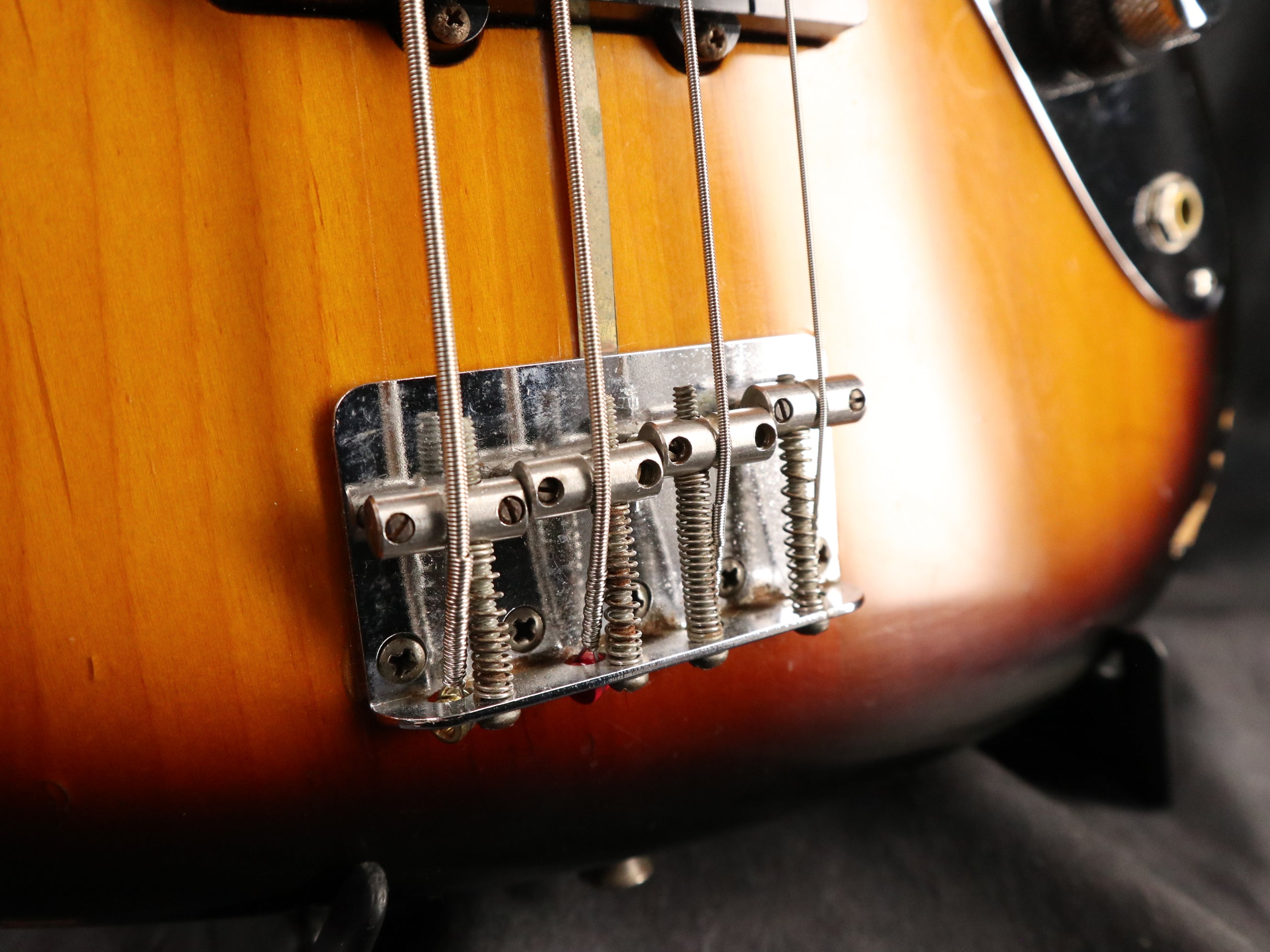 1995 Fender USA American Vintage ‘62 Jazz Bass Stack Knob