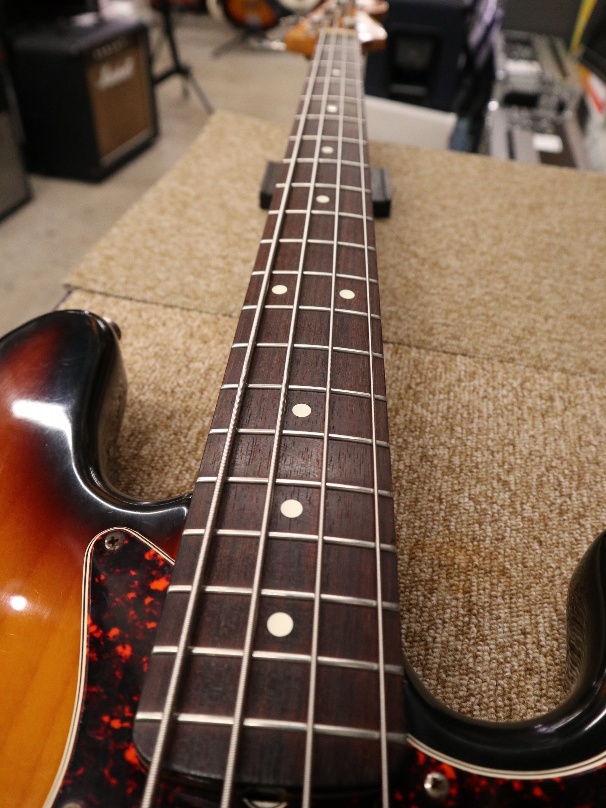 1995 Fender USA American Vintage ‘62 Jazz Bass Stack Knob