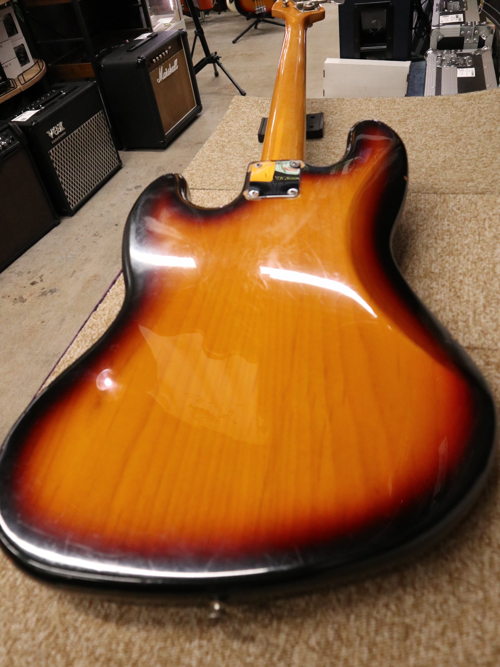 1995 Fender USA American Vintage ‘62 Jazz Bass Stack Knob
