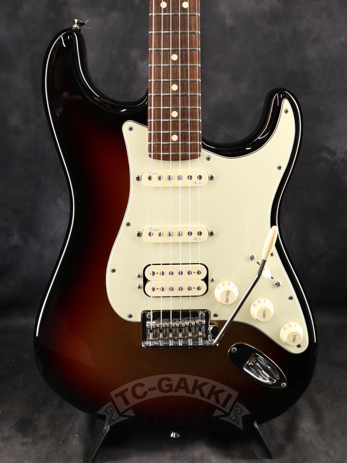 American Deluxe Stratocaster Plus HSS