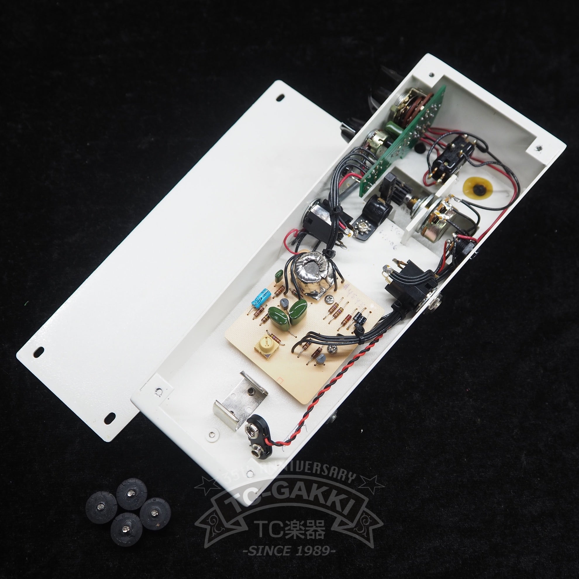 CLYDE Deluxe Wah Wah Pedal (White) - TC楽器 - TCGAKKI