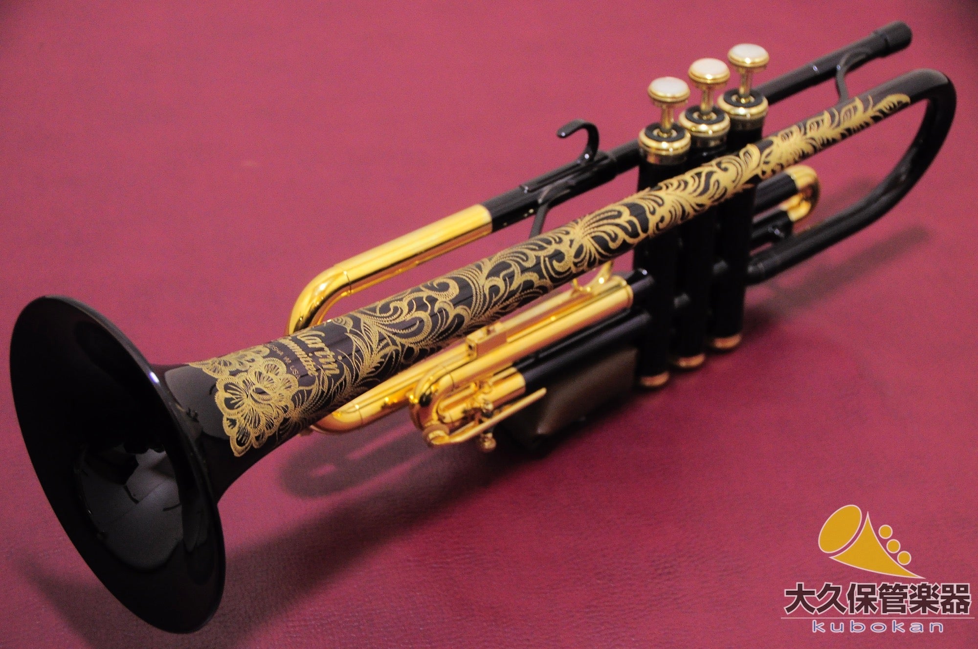 Martin T-3460MB彫刻模様入り B♭トランペット