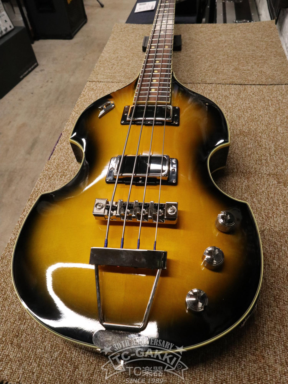 Duesenberg DBV-2T Violin Bass - TC楽器 - TCGAKKI