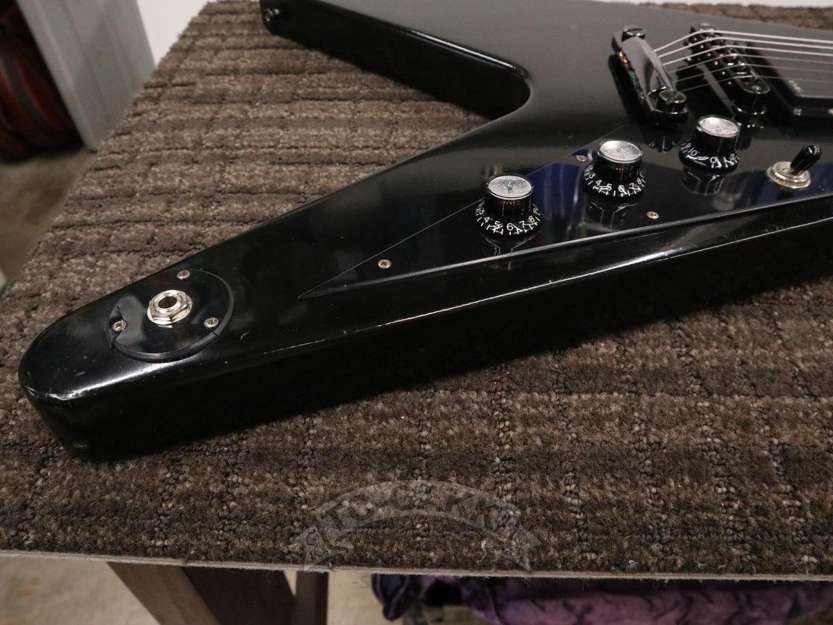 Gibson 2000 Flying V Gothic EMG Mod. - TC楽器 - TCGAKKI