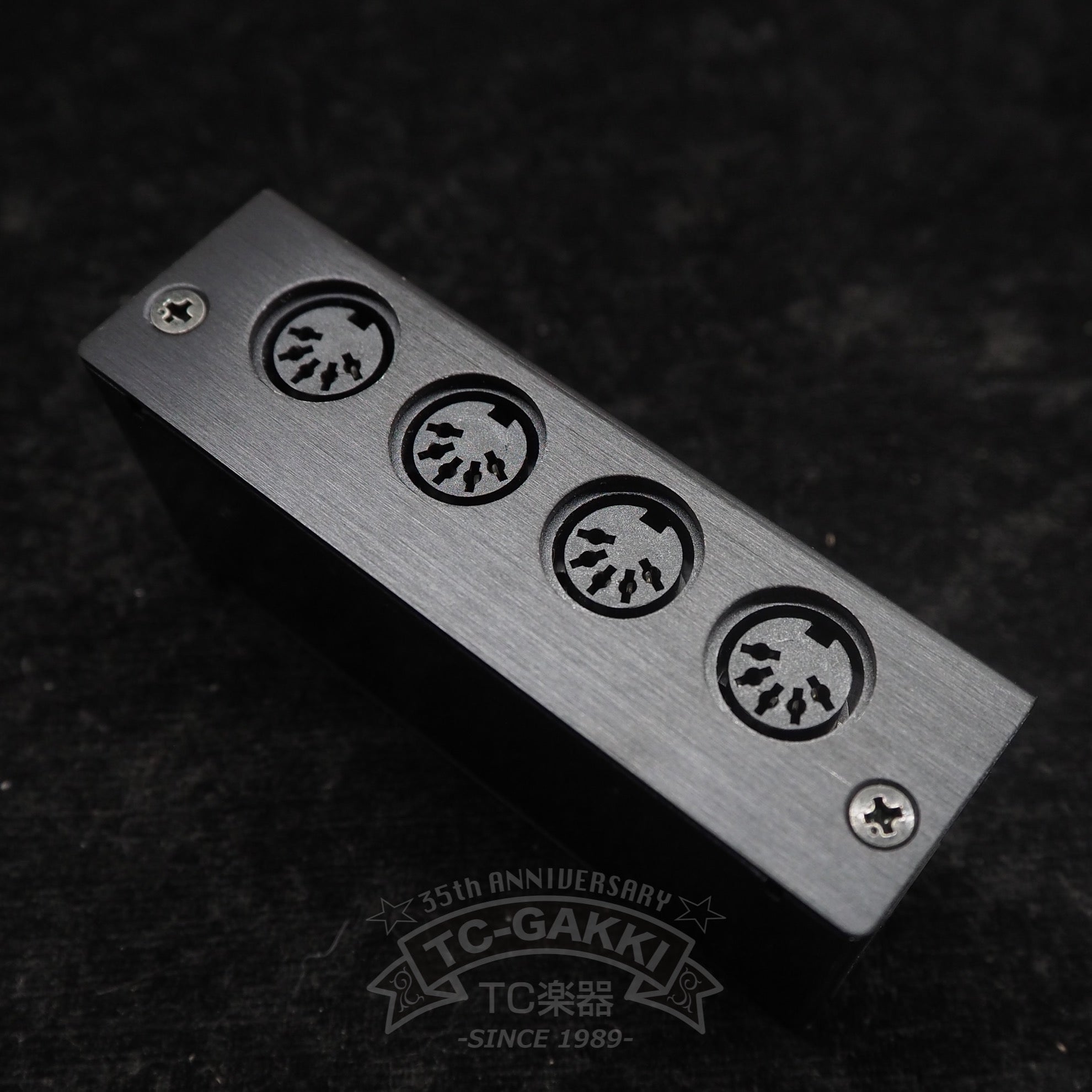 MB - 3 MIDI THRU BOX - TC楽器 - TCGAKKI