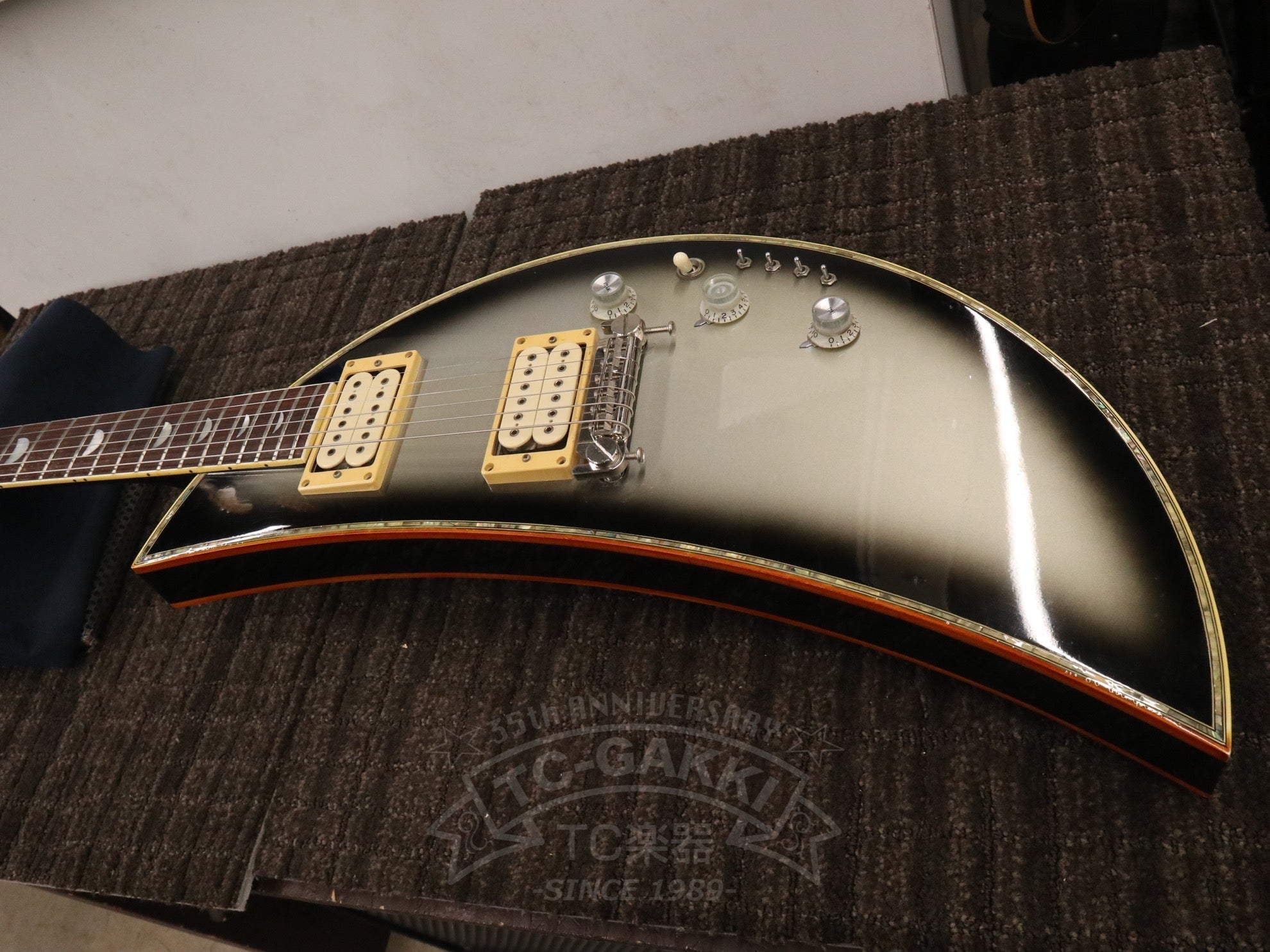 Moon sault Silver Sunburst - TC楽器 - TCGAKKI