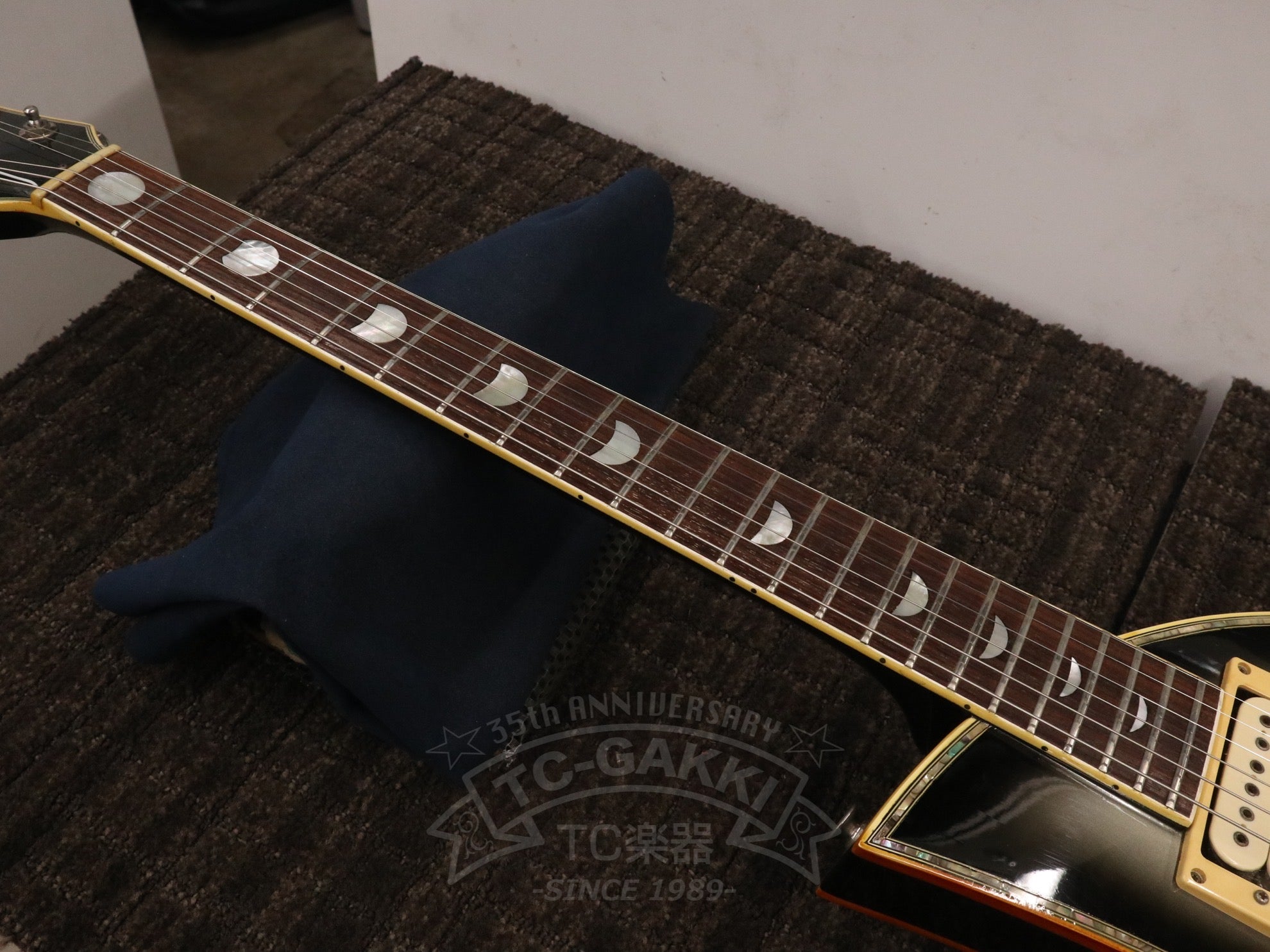 Moon sault Silver Sunburst - TC楽器 - TCGAKKI