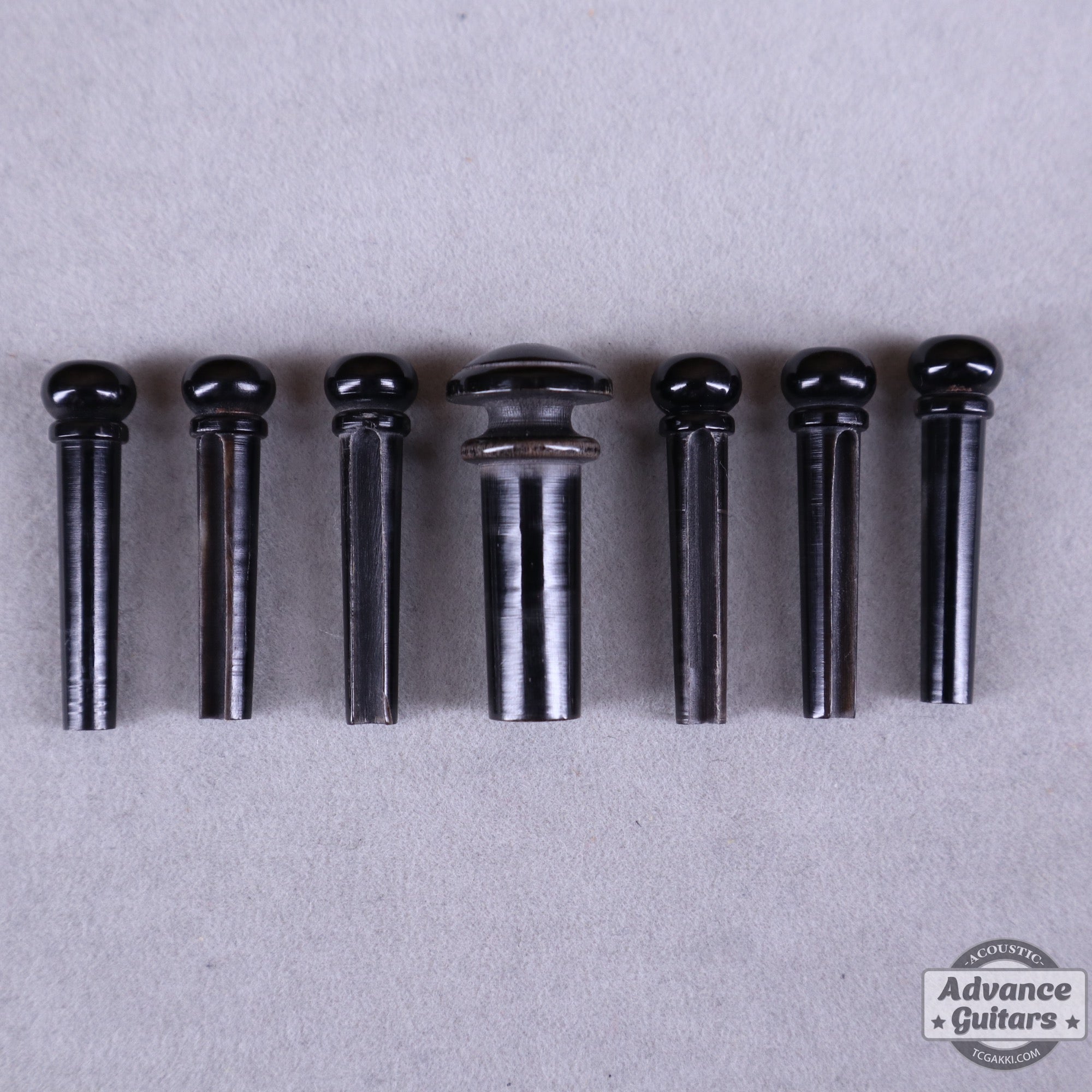 Preciso Bone Bridge Pin & End Pin Set(Black Water Buffalo Horn & Mother of Pearl Dot) - TC楽器 - TCGAKKI