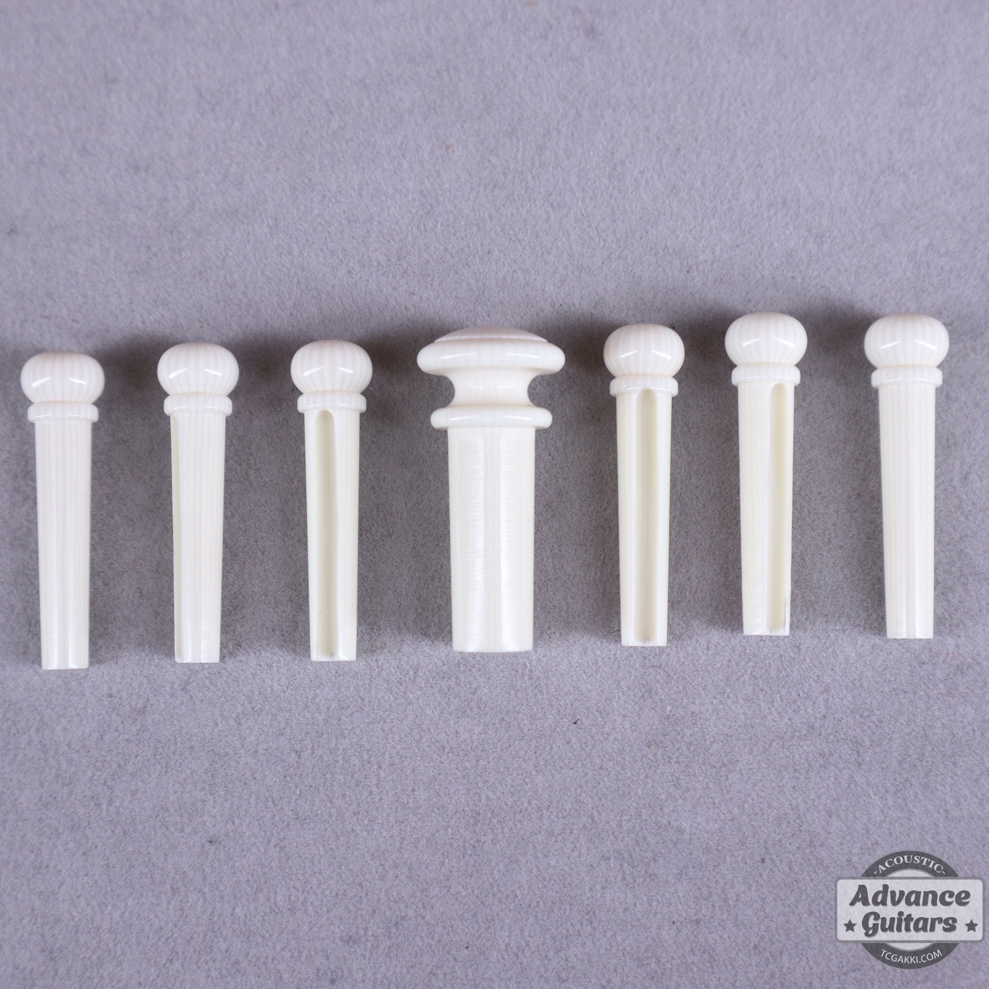 Preciso Bridge Pin & End Pin Set(Galalith Ivoroid Plain) - TC楽器 - TCGAKKI