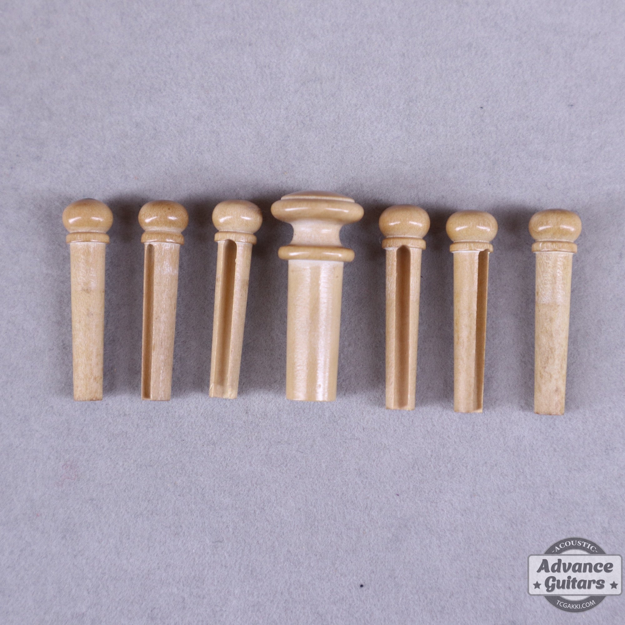 Preciso Wood Bridge Pin & End Pin Set(Boxwood & Ebony Dot) - TC楽器 - TCGAKKI