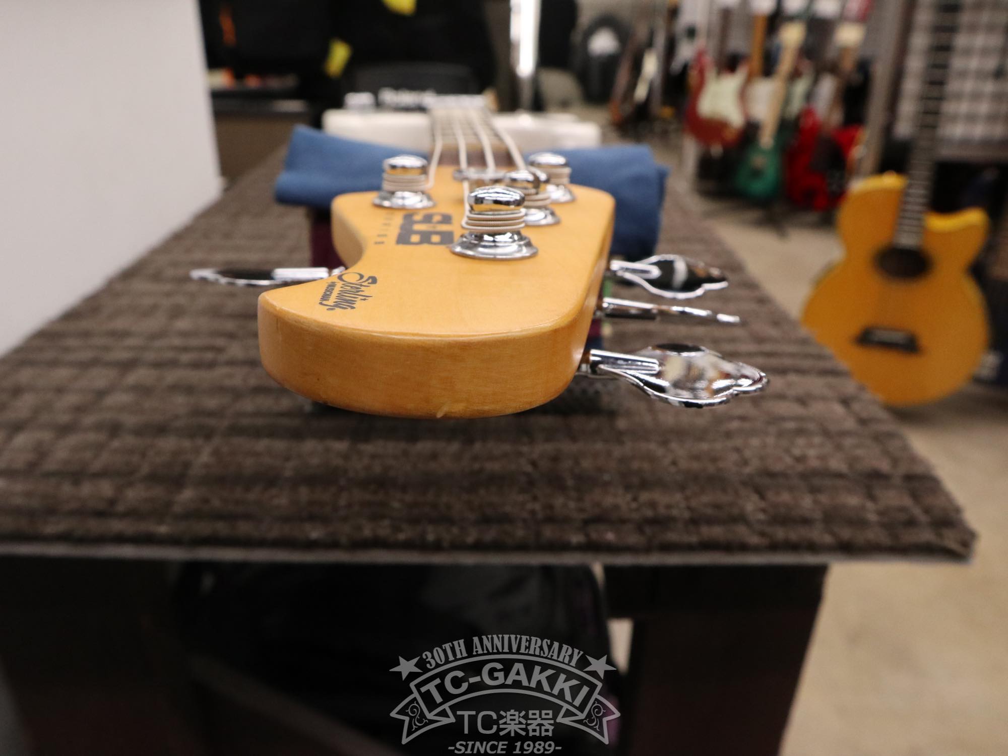 Sterling by MUSIC MAN SUB Ray4