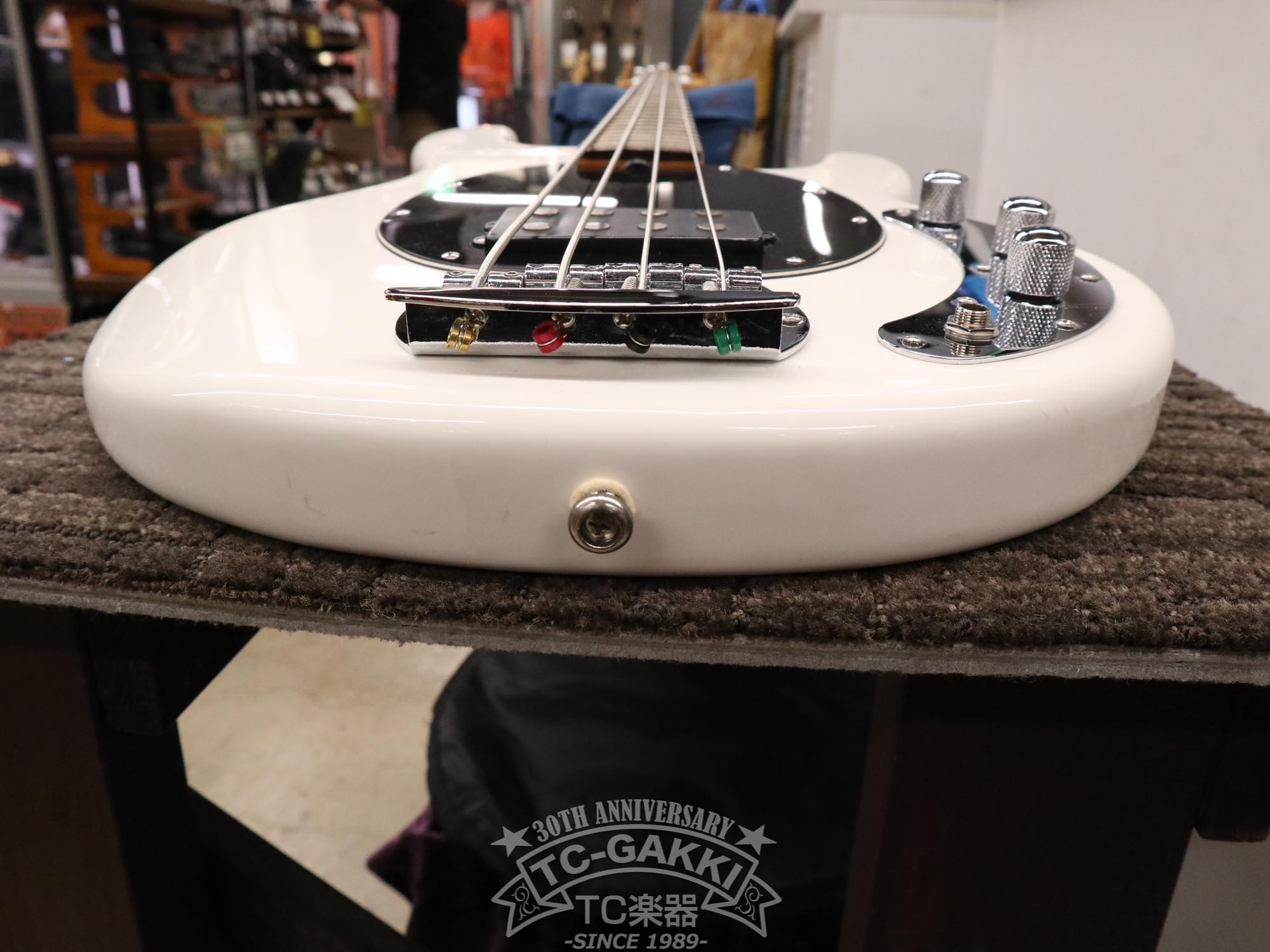 Sterling by MUSIC MAN SUB Ray4