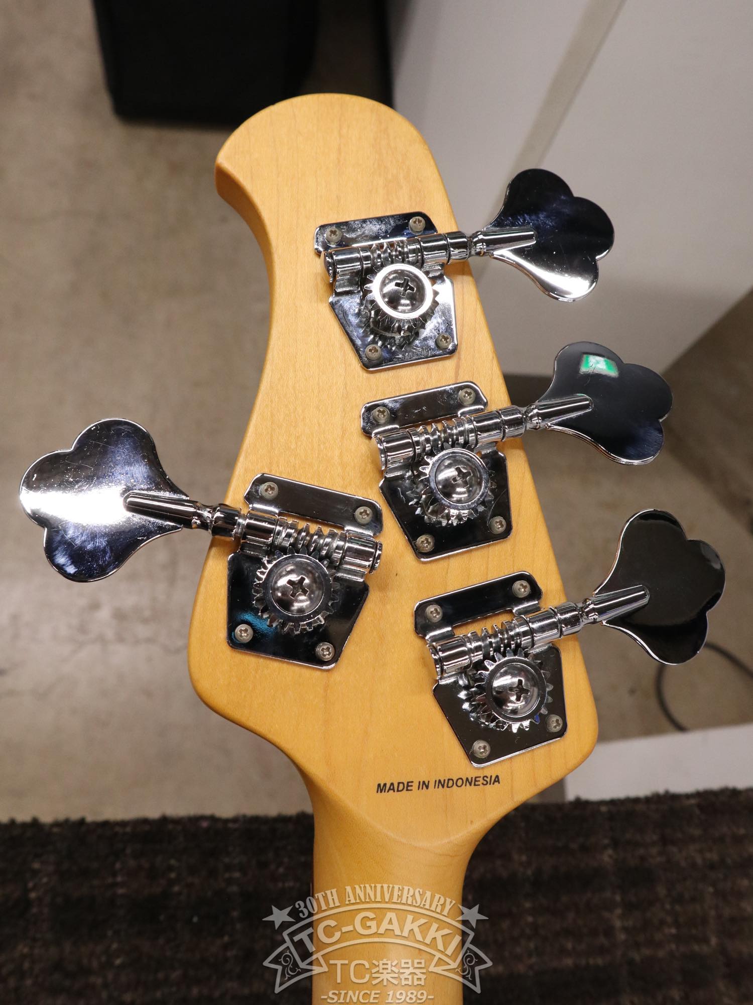 Sterling by MUSIC MAN SUB Ray4