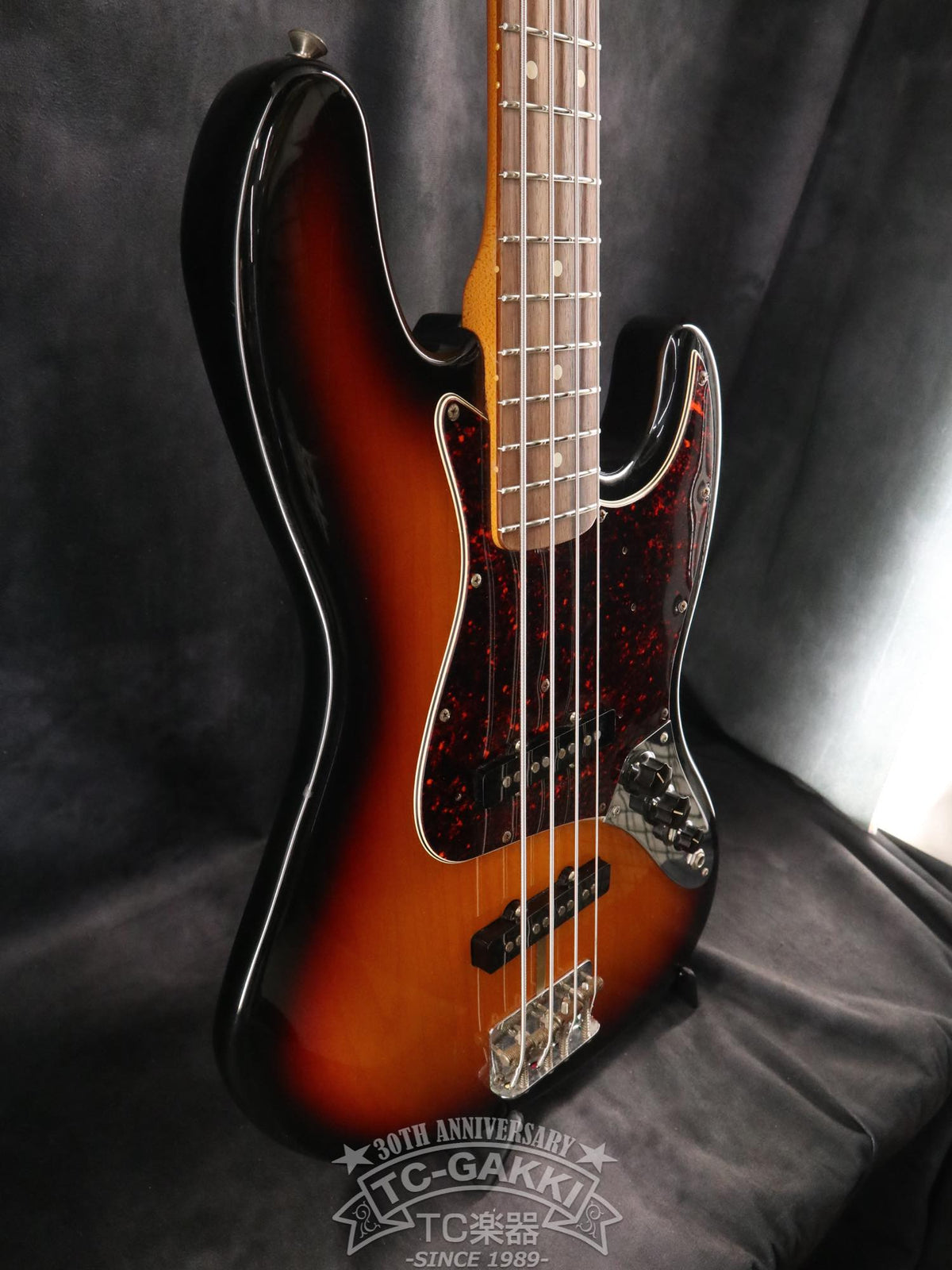 Fender USA 1996 American Vintage 62 Jazz Bass stack 50th Anniversary