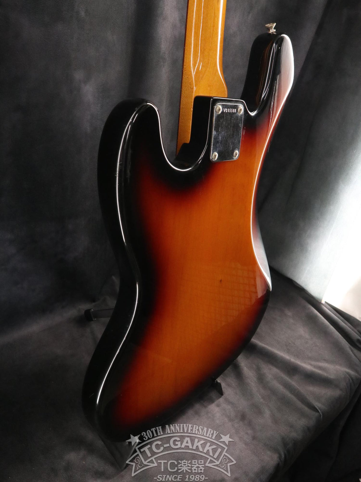 Fender USA 1996 American Vintage 62 Jazz Bass stack 50th Anniversary