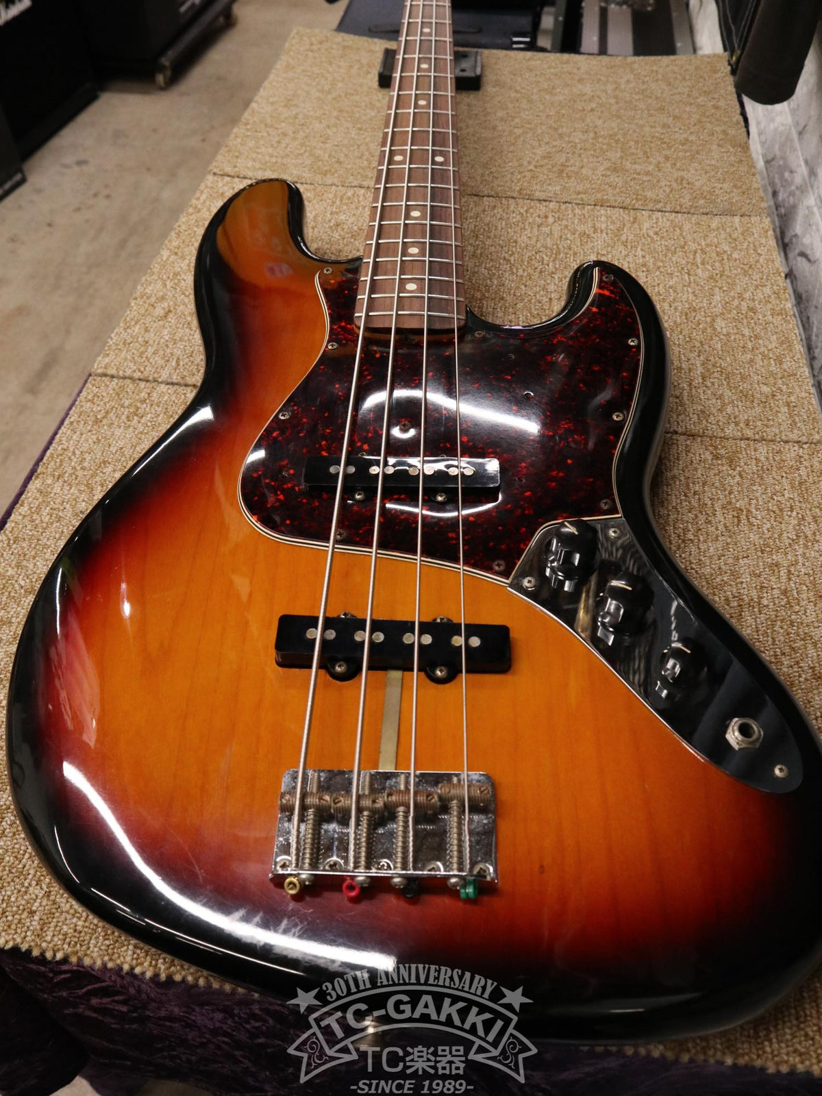 Fender USA 1996 American Vintage 62 Jazz Bass stack 50th Anniversary