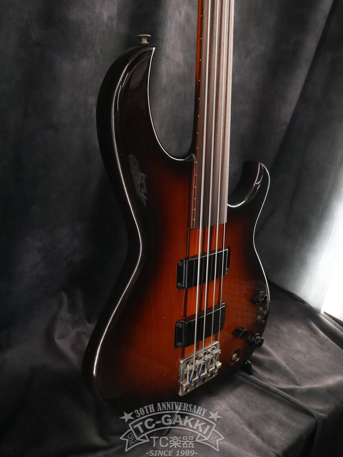 Aria Pro II 1982 SB-R80
