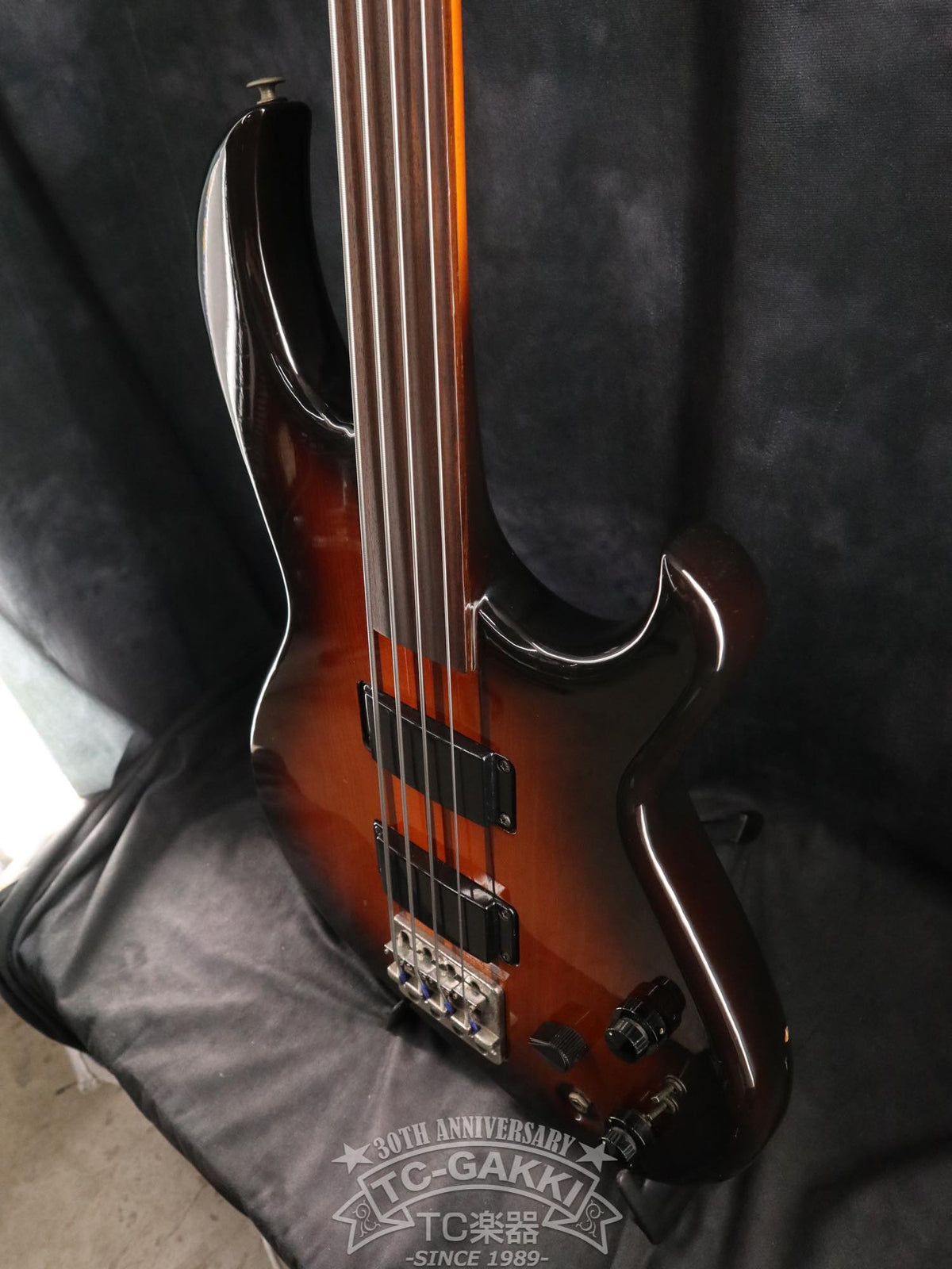 Aria Pro II 1982 SB-R80