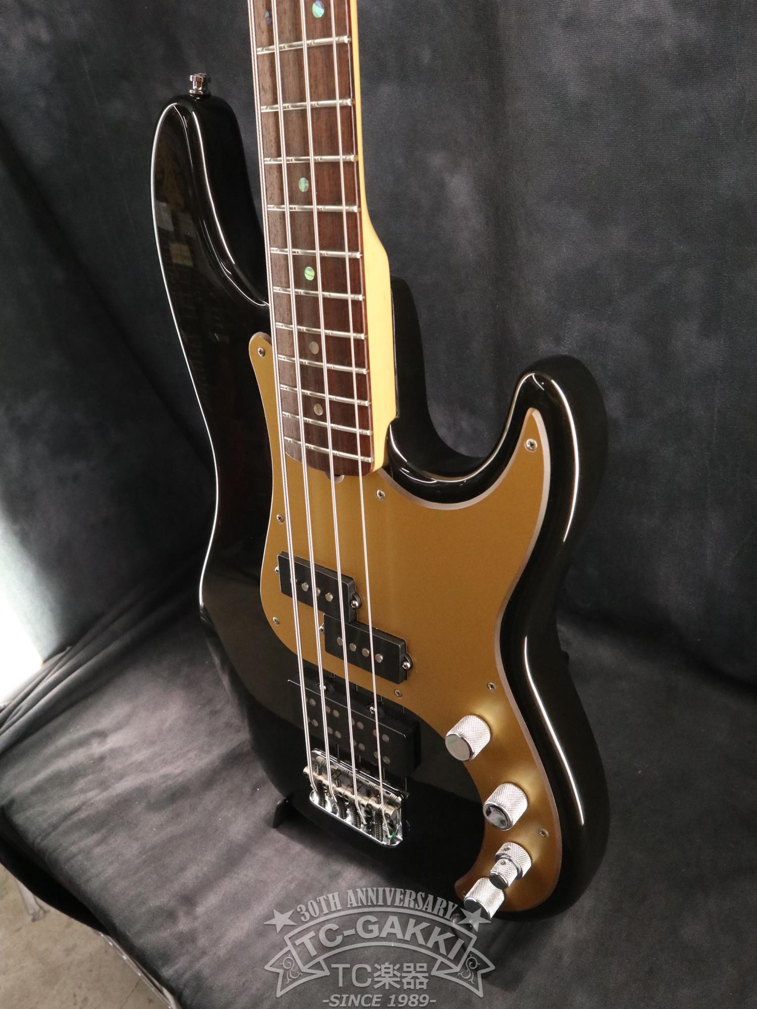 Fender USA 2005 American Deluxe Precision Bass
