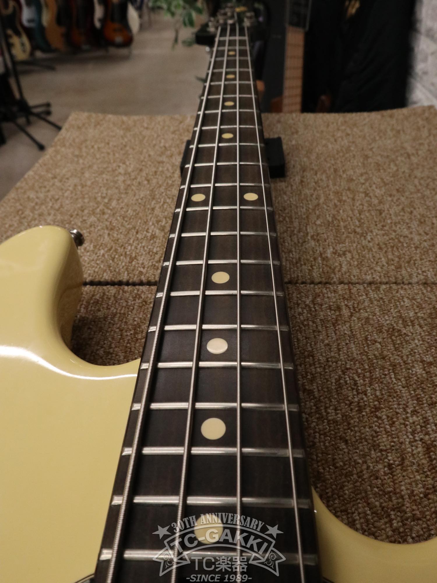 MUSIC MAN StingRay NAMM 100TH ANNIVERSARY LTD EDITIONAnniversary Status Graphite Neck /Classic StingRay 2EQ Body