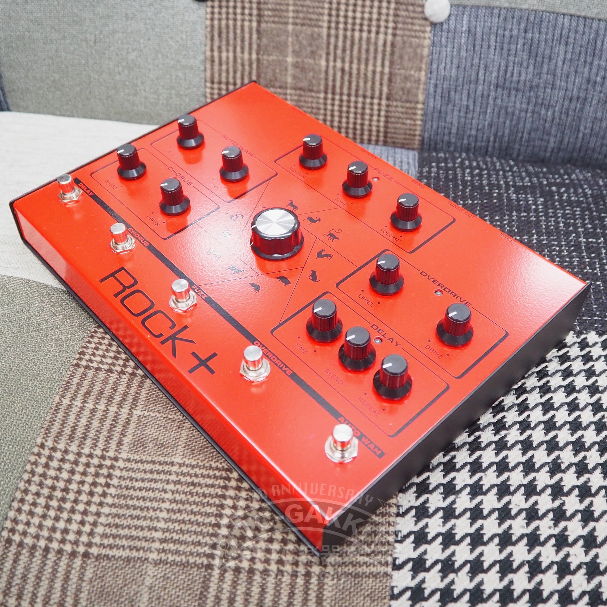ROCK+ Effector (Red) - TC楽器 - TCGAKKI