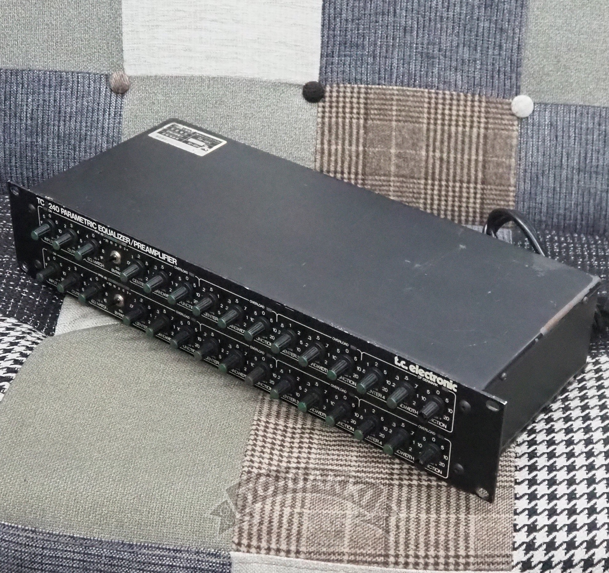 TC2240 PARAMETRIC EQUALIZER/PREAMPLIFIER - TC楽器 - TCGAKKI