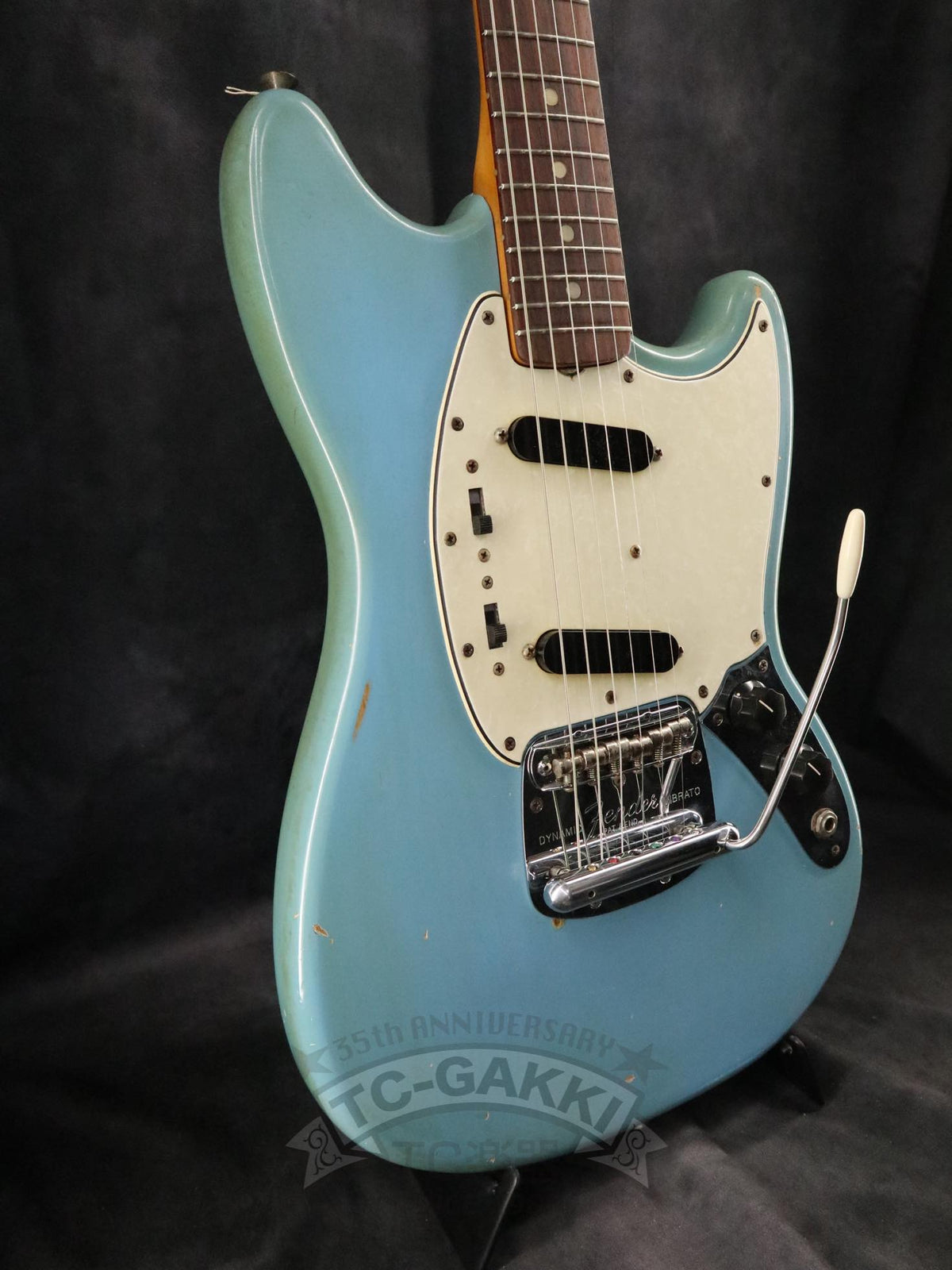 Fender 1966 Mustang Daphne Blue