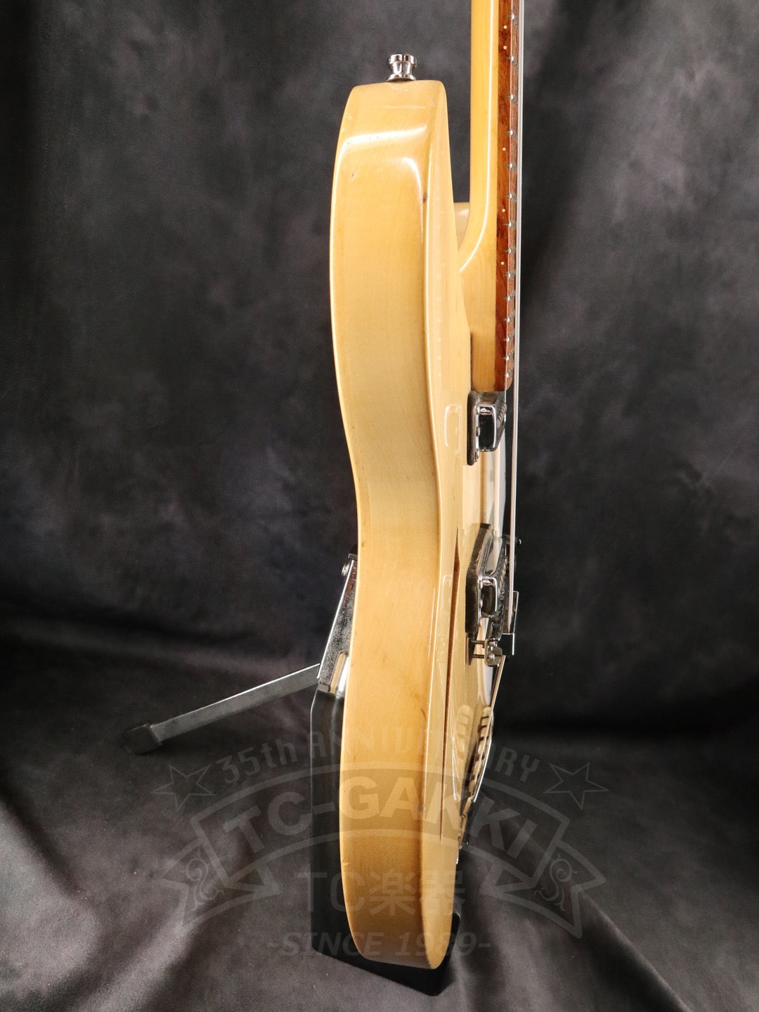 Rickenbacker 330