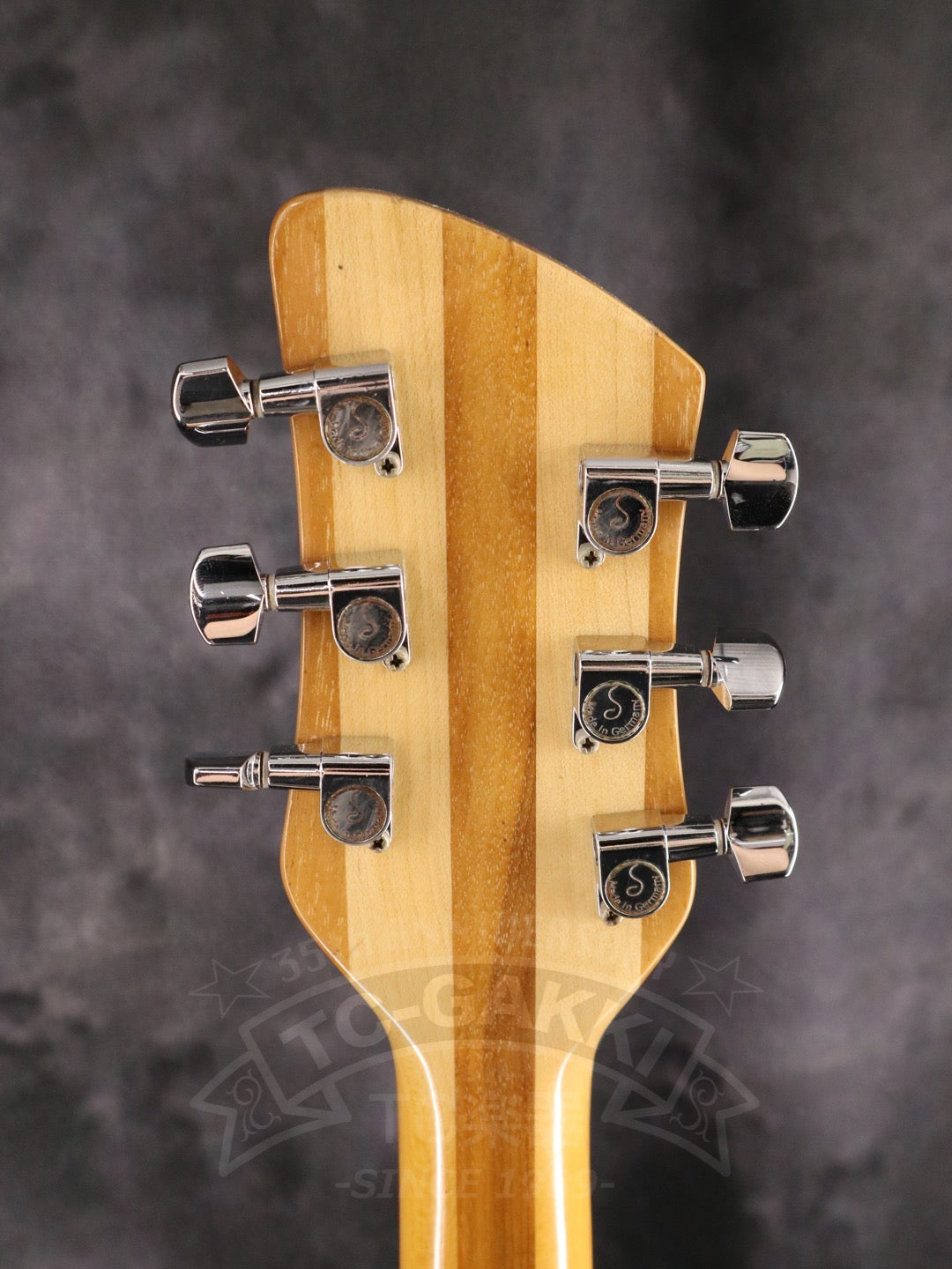 Rickenbacker 330