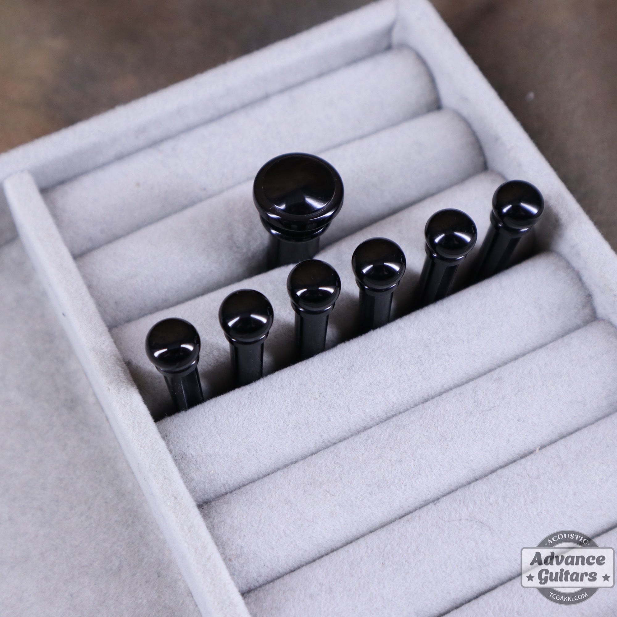 Preciso Bridge Pin & Endpin Set(Black Galalith Plane)