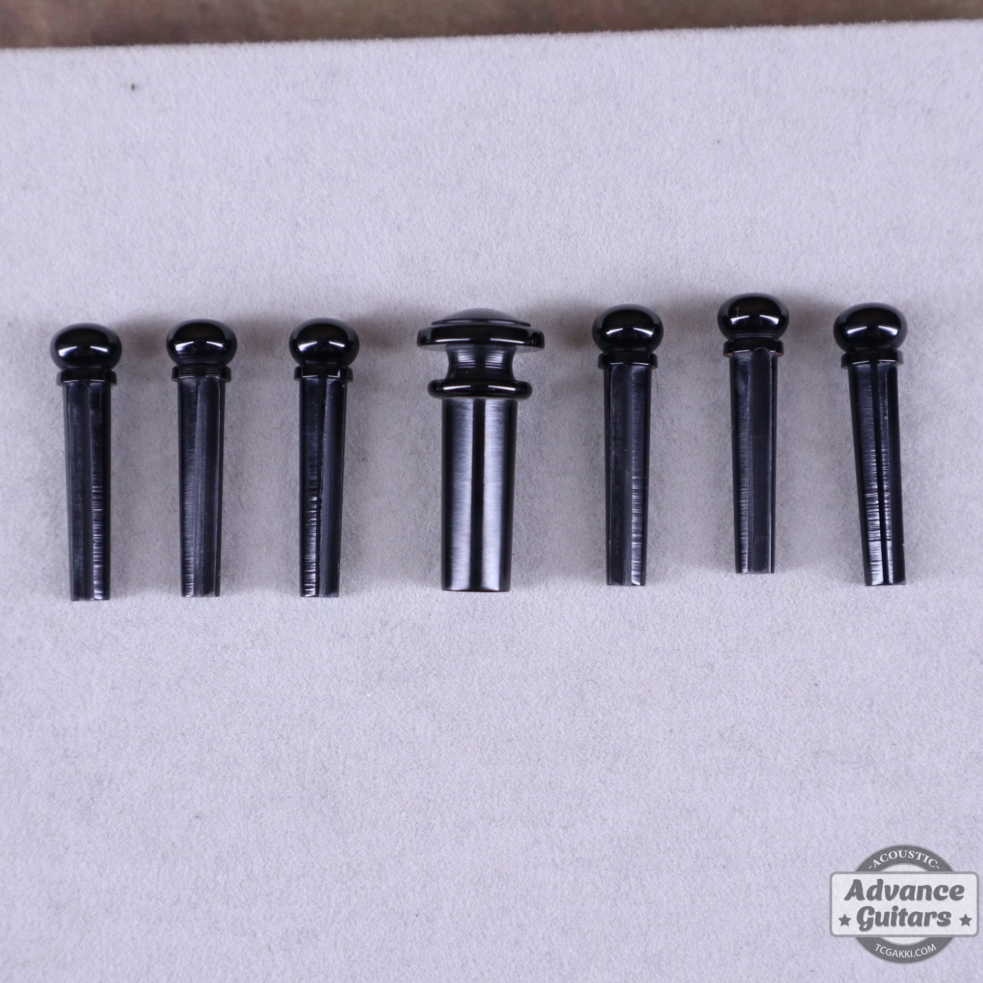 Preciso Bridge Pin & Endpin Set(Black Galalith Plane)