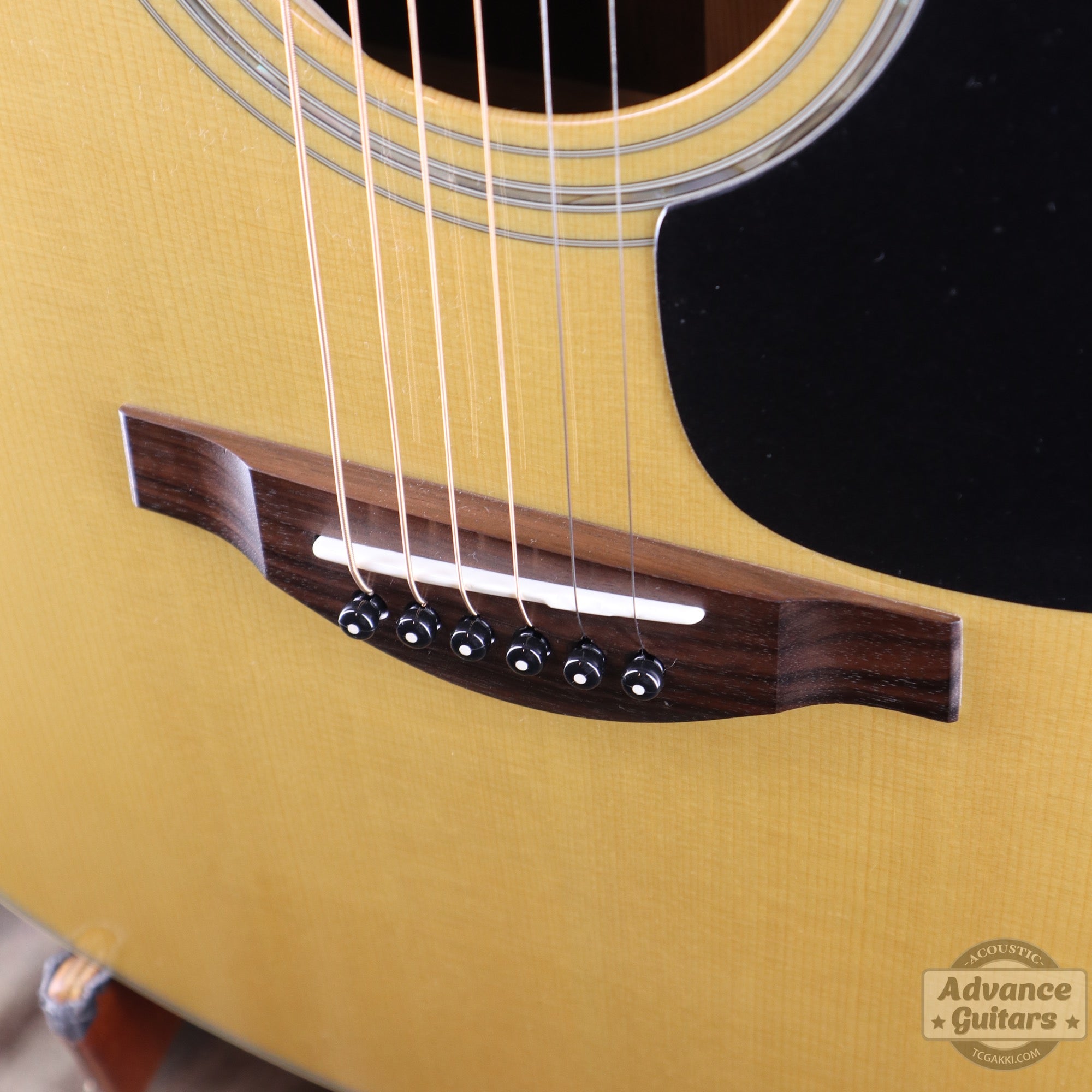 YAMAHA LL6