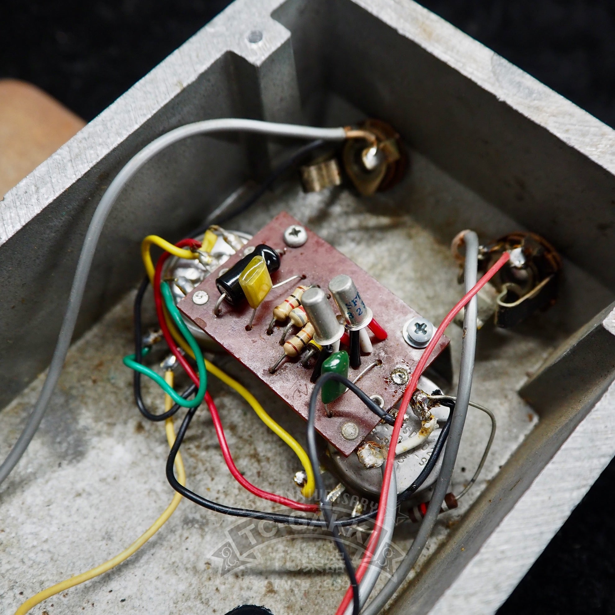 TONE BENDER (V828/GRAY) - TC楽器 - TCGAKKI