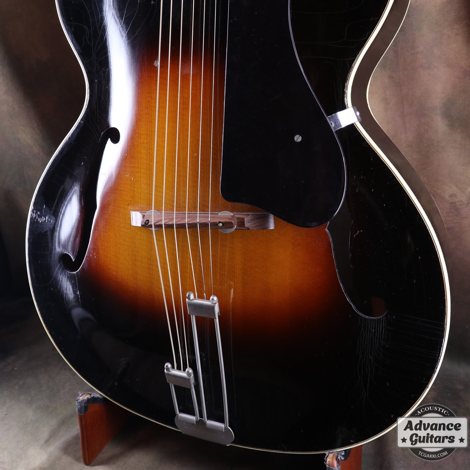 1951年製 Triumph - TC楽器 - TCGAKKI