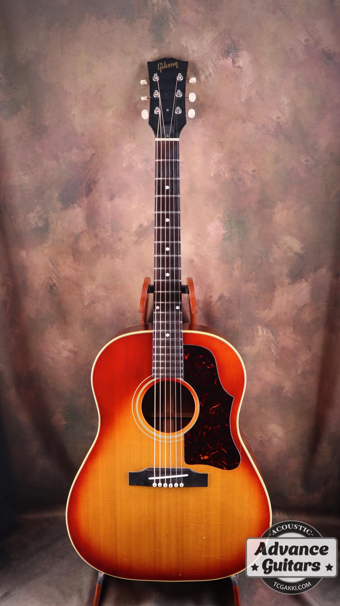 1963年製 J - 45 Cherry Sunburst - TC楽器 - TCGAKKI